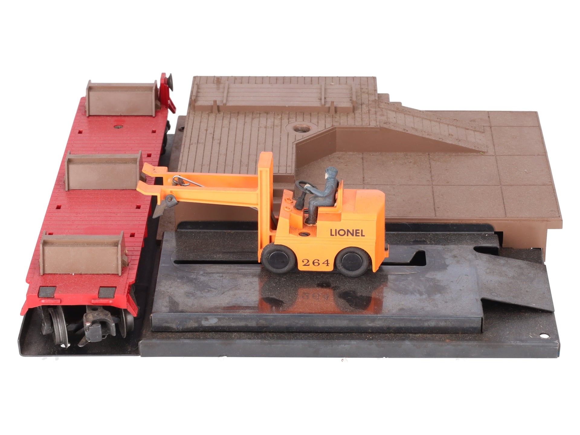 Lionel 264 Vintage O Operating Forklift Platform with 6264 Lumber Car VG