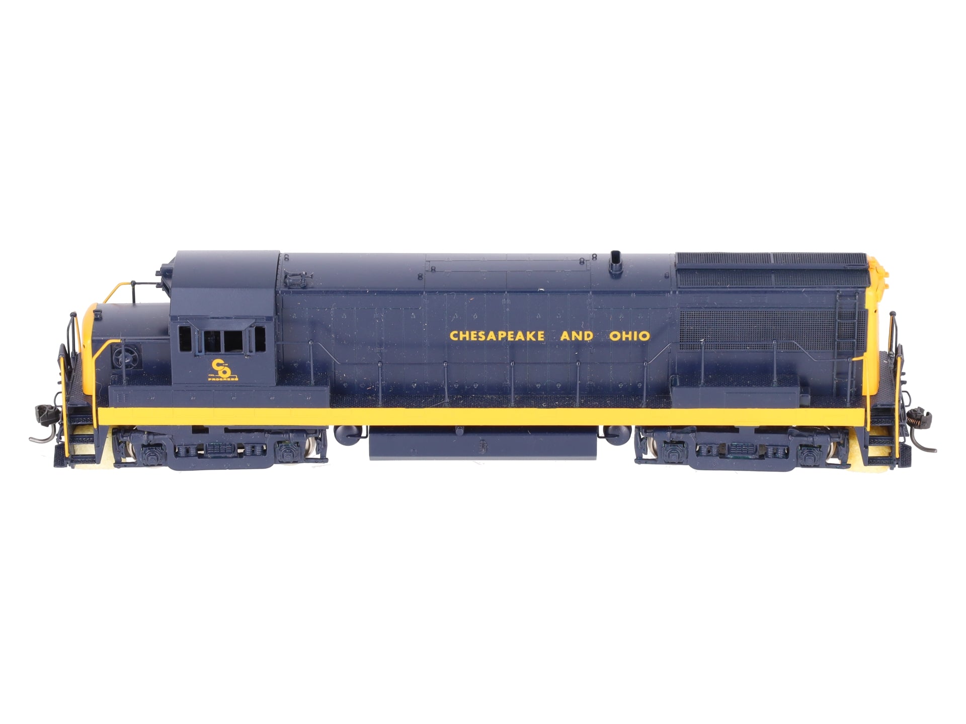 Oriental Limited HO BRASS C&O GE U25B 2500HP Diesel Engine Intermediate -Painted LN/Box