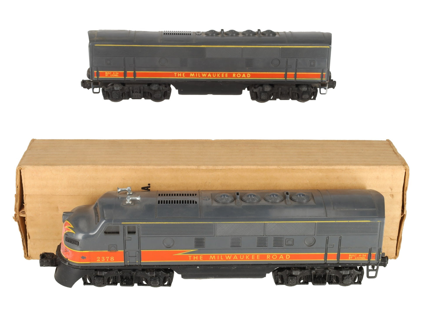 Lionel 2378 O Vintage Milwaukee F-3 AB Diesel Loco Set w/Thin Yellow Stripes VG