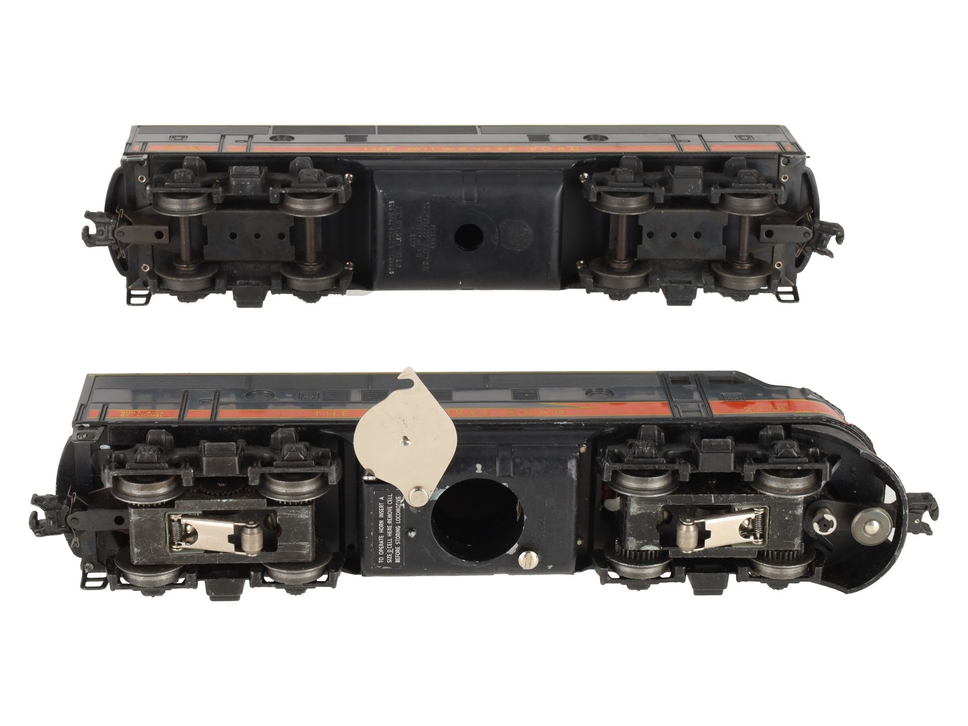Lionel 2378 O Vintage Milwaukee F-3 AB Diesel Loco Set w/Thin Yellow Stripes VG