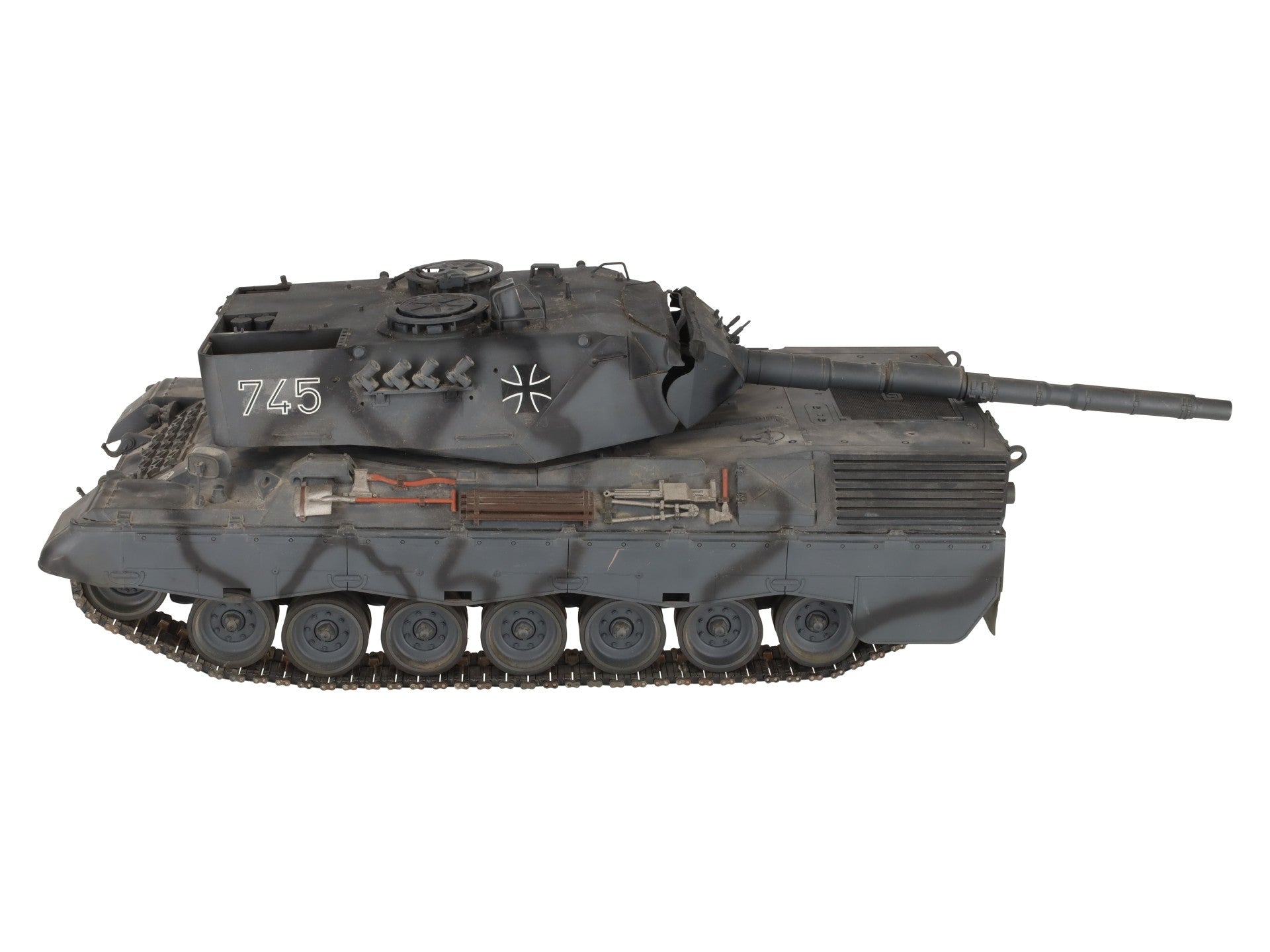 Tamiya 1:16 Scale Leopard 2 A4 Tank Kit VG