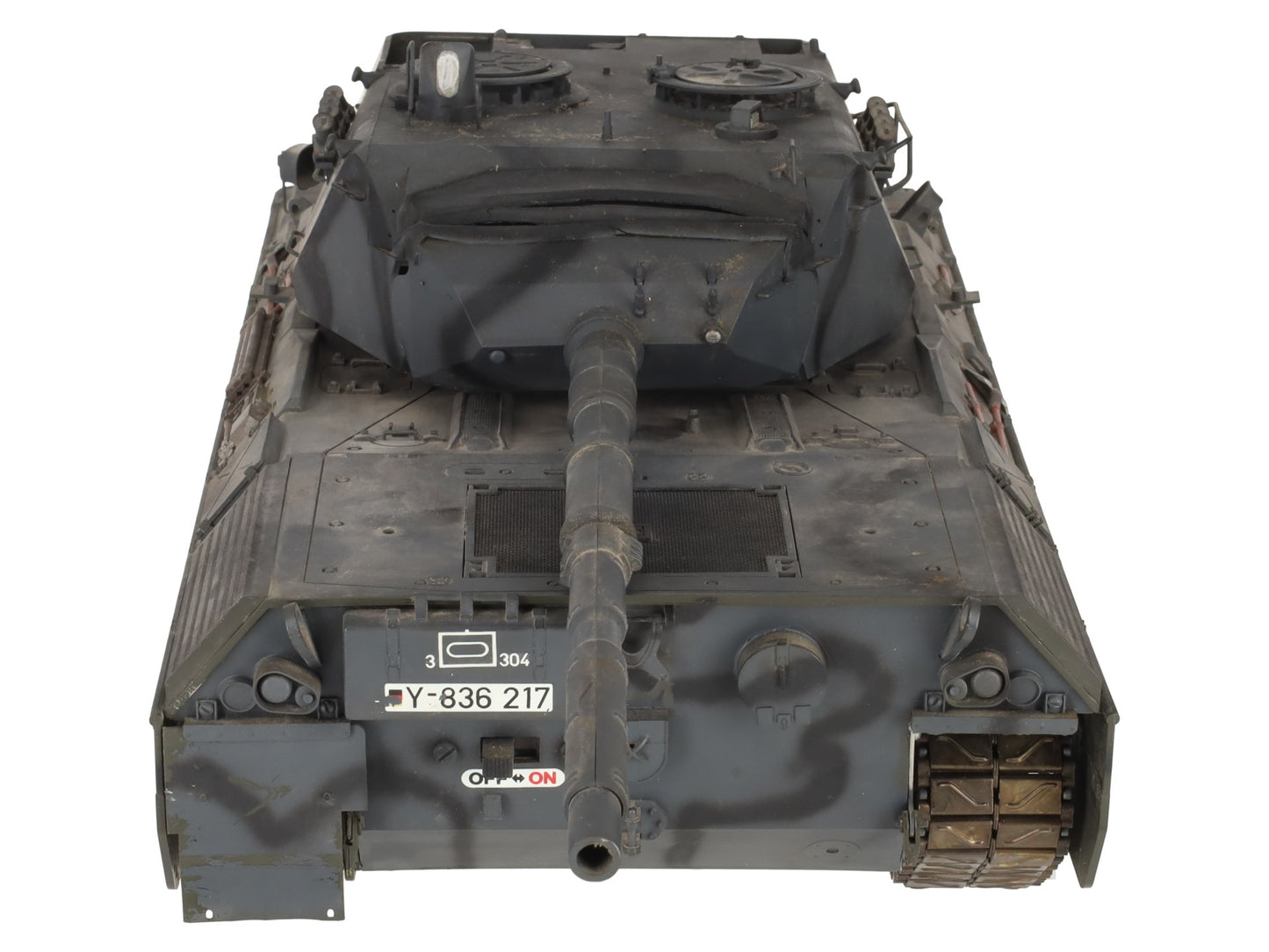Tamiya 1:16 Scale Leopard 2 A4 Tank Kit VG