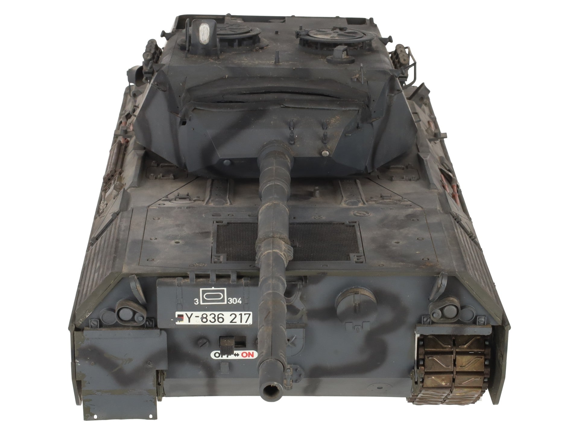 Tamiya 1:16 Scale Leopard 2 A4 Tank Kit VG