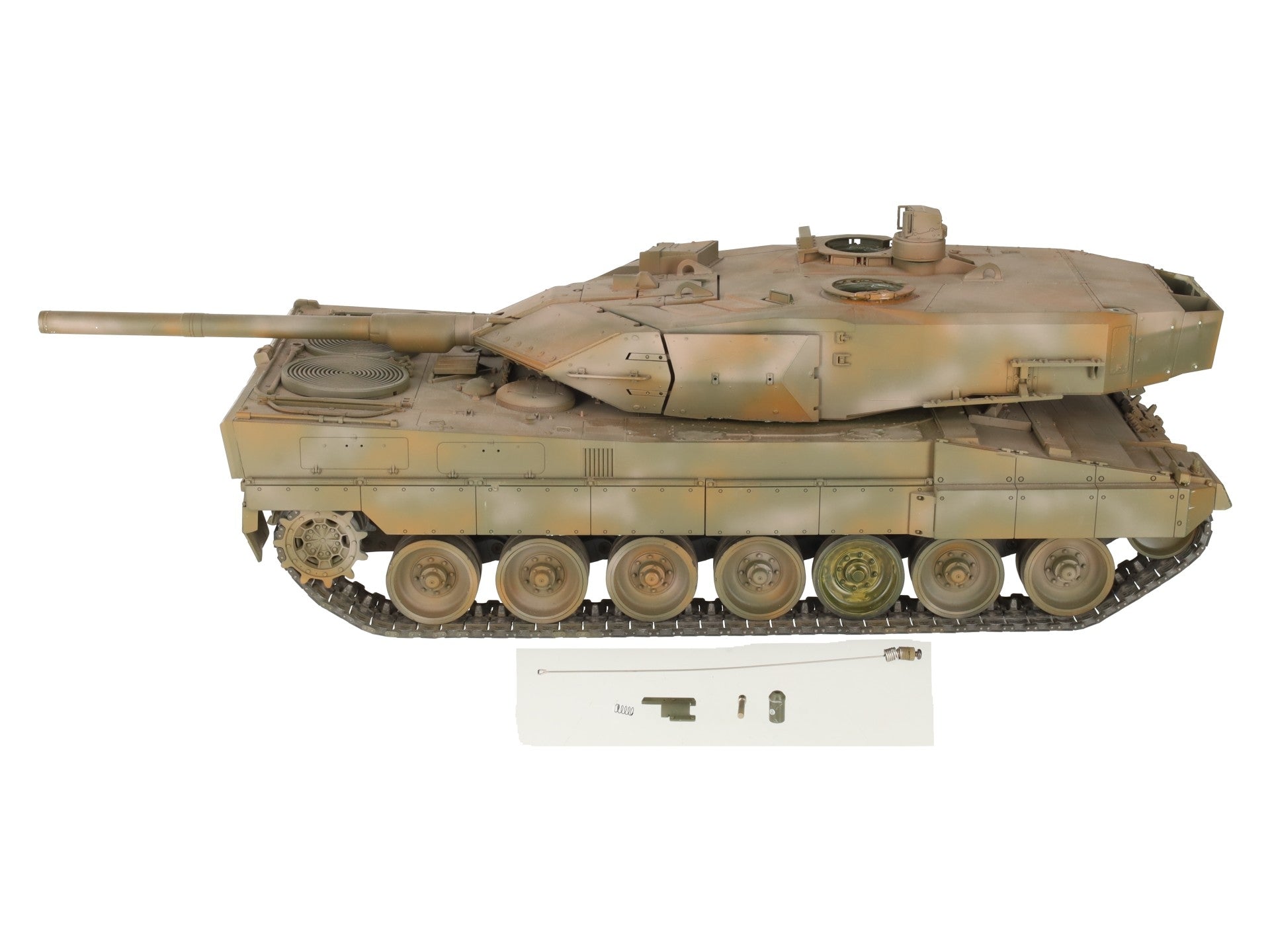 Tamiya 56020 1:16 Leopard 2 A6 Battle Tank Kit VG