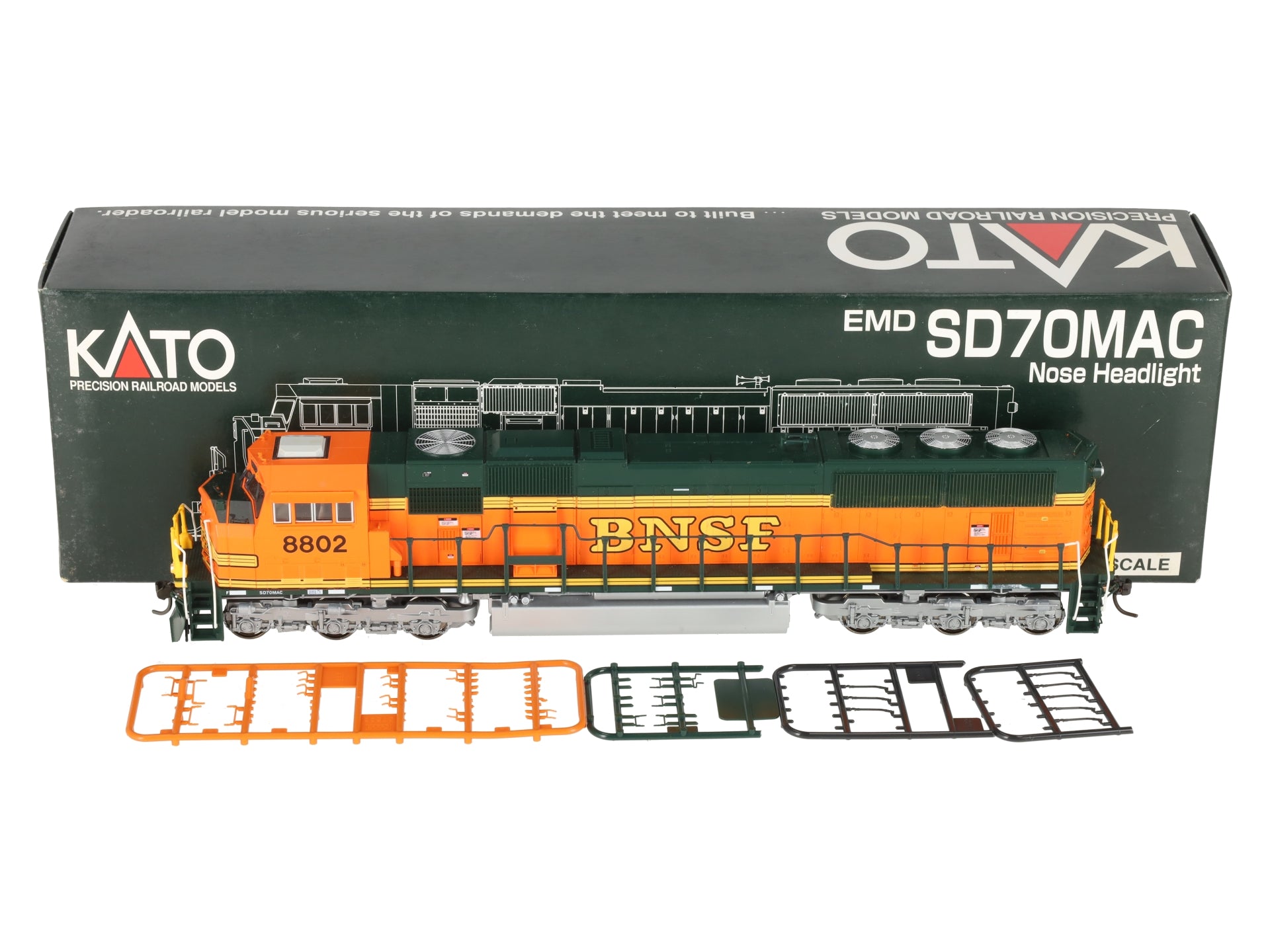 Kato 37-6451 HO BNSF Heritage II EMD SD70MAC Diesel Locomotive #8802 EX/Box
