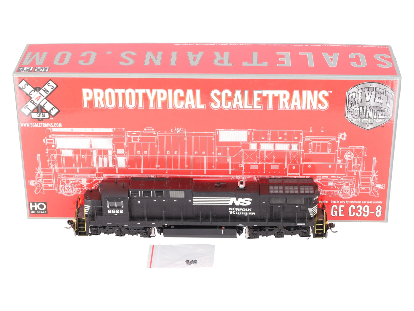 Scale Trains SXT30769 HO Scale Norfolk Southern Diesel Locomotive #8622 w/DCC LN/Box