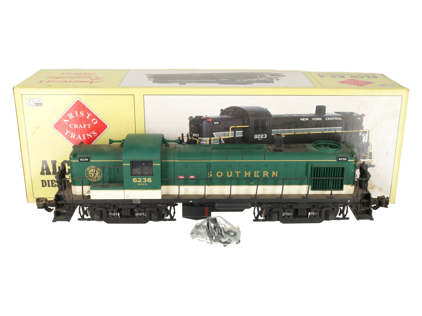 Aristo-Craft 22209 G Scale Southern RS-3 Diesel Locomotive #6236 EX/Box
