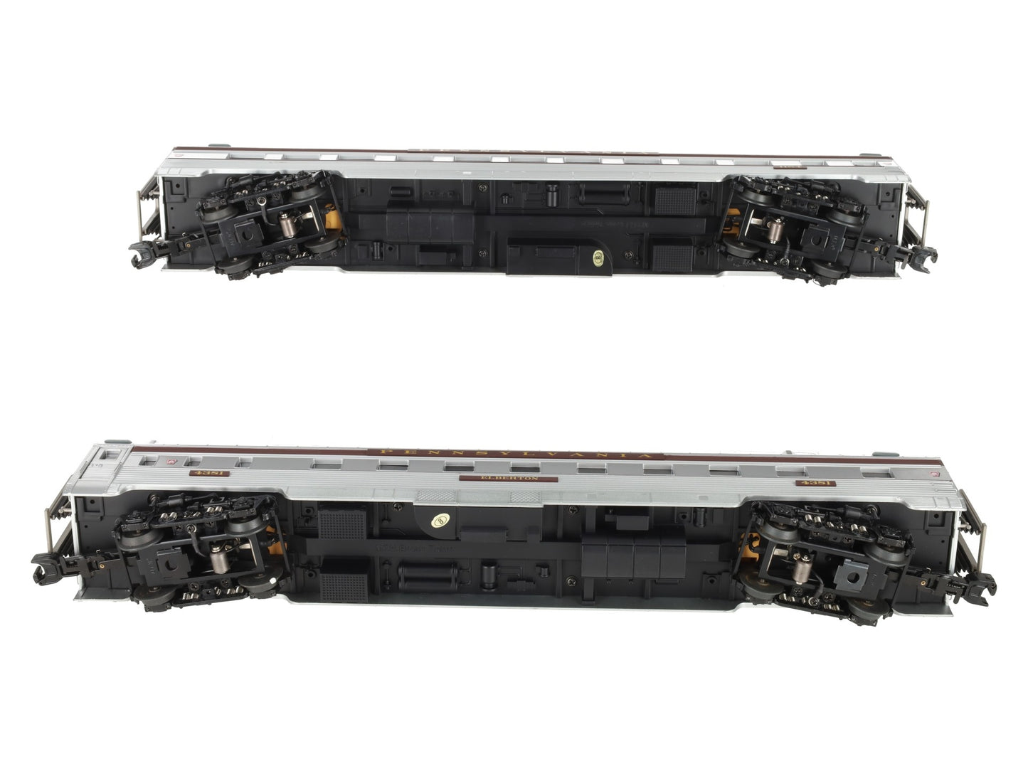 MTH 20-66072 O Pennsylvania 70' Streamlined Slpr/Diner Passenger Set (Set of 2) EX/Box