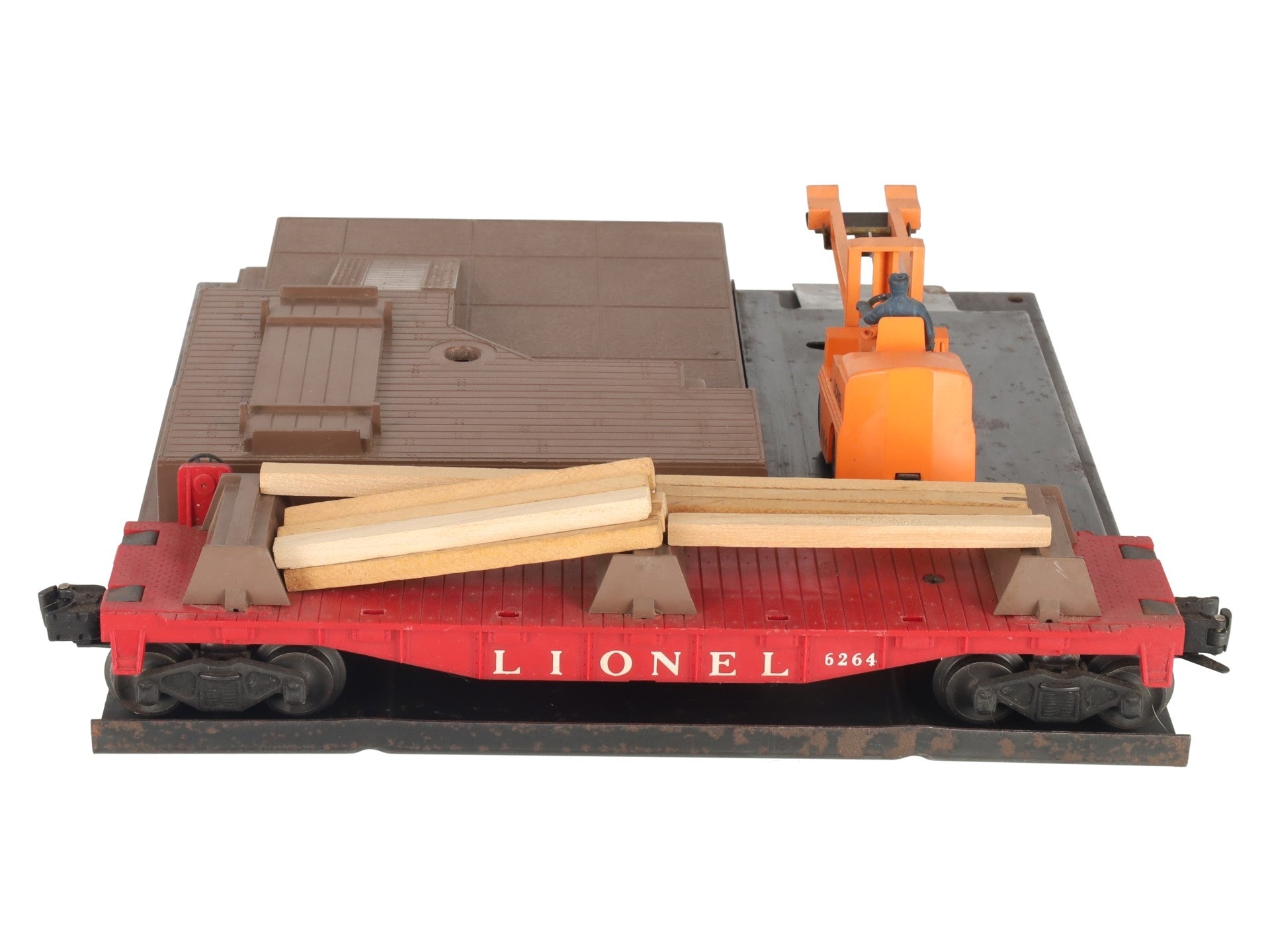 Lionel 264 Vintage O Operating Forklift Platform with 6264 Lumber Car VG