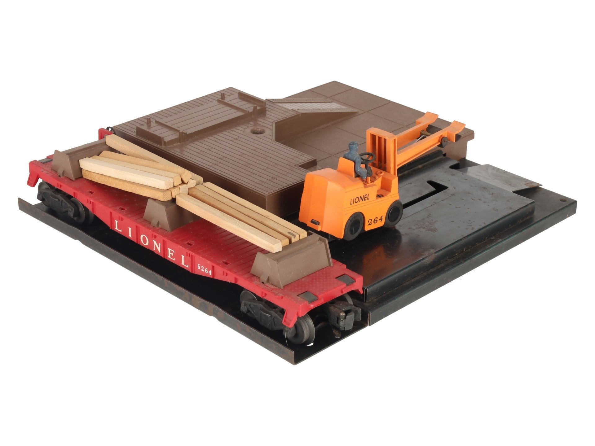 Lionel 264 Vintage O Operating Forklift Platform with 6264 Lumber Car VG