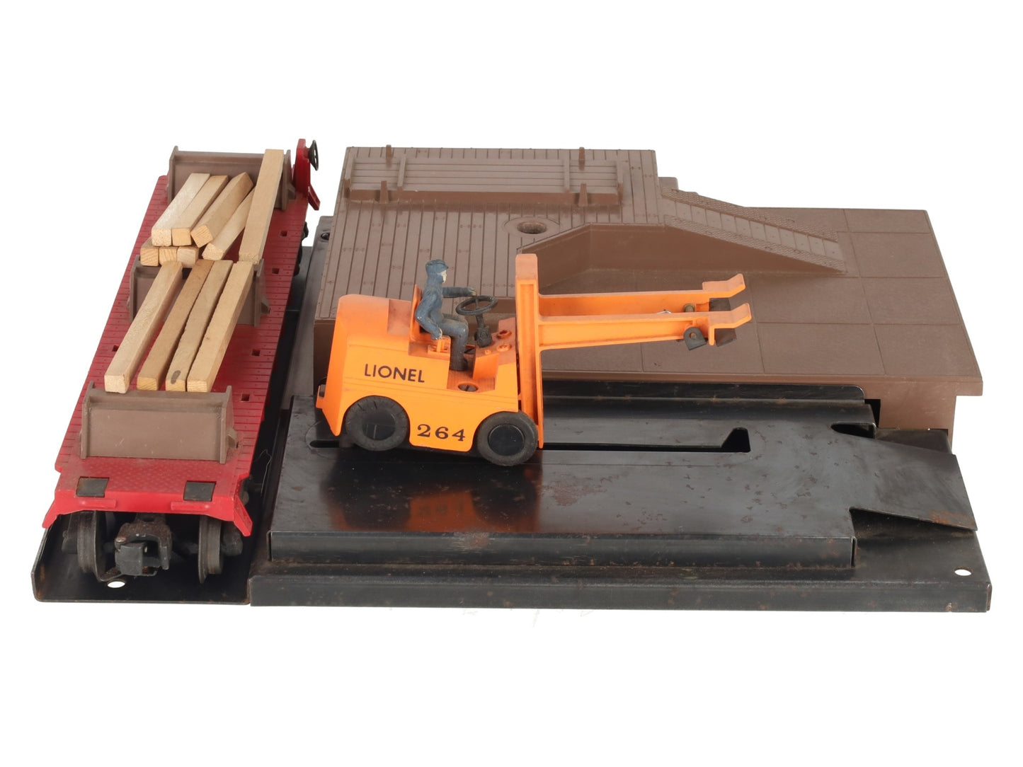 Lionel 264 Vintage O Operating Forklift Platform with 6264 Lumber Car VG