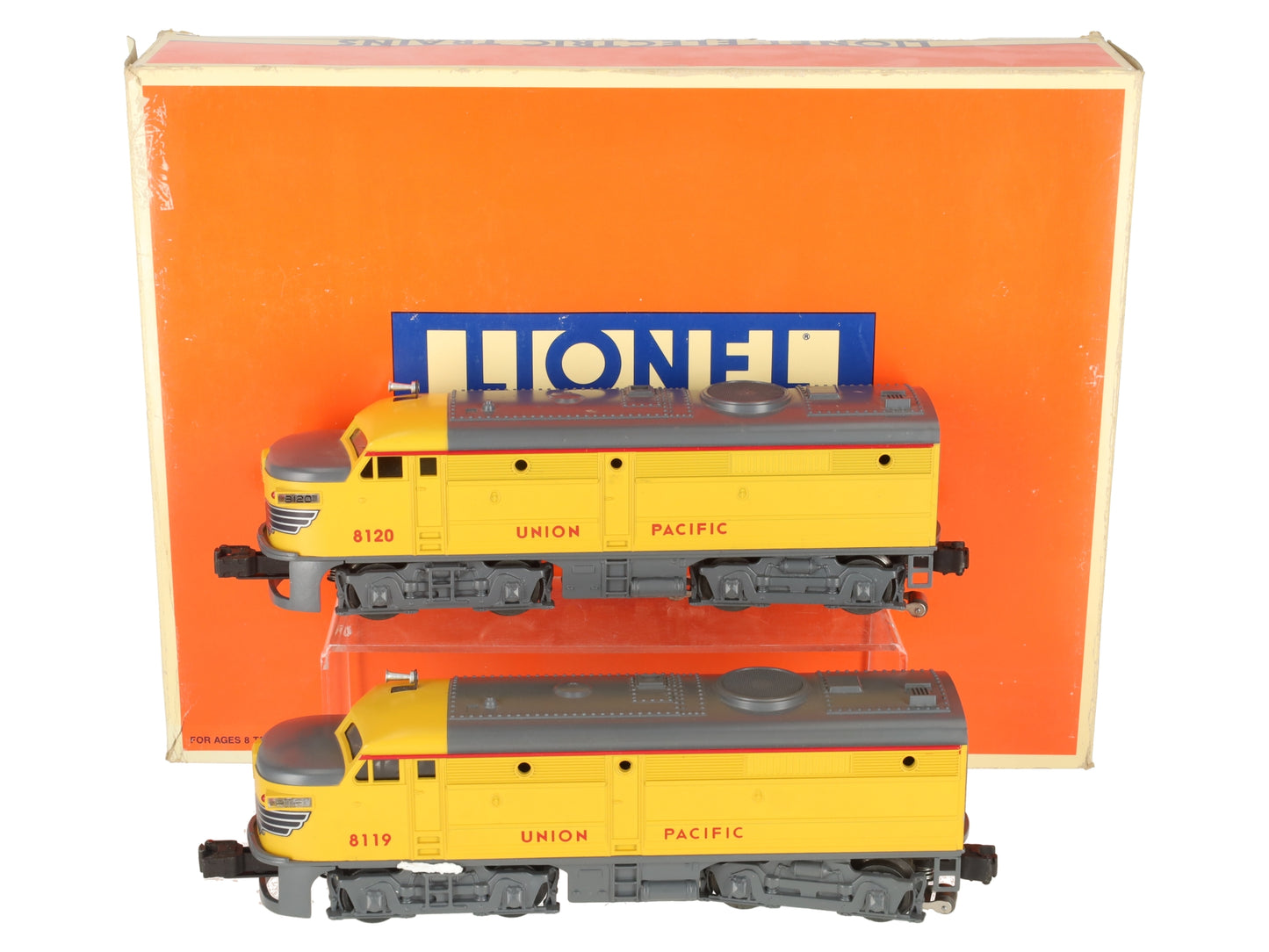 Lionel 1-18119 O Union Pacific FA-2 Alco AA Diesel Engine Set #8119/8120 EX