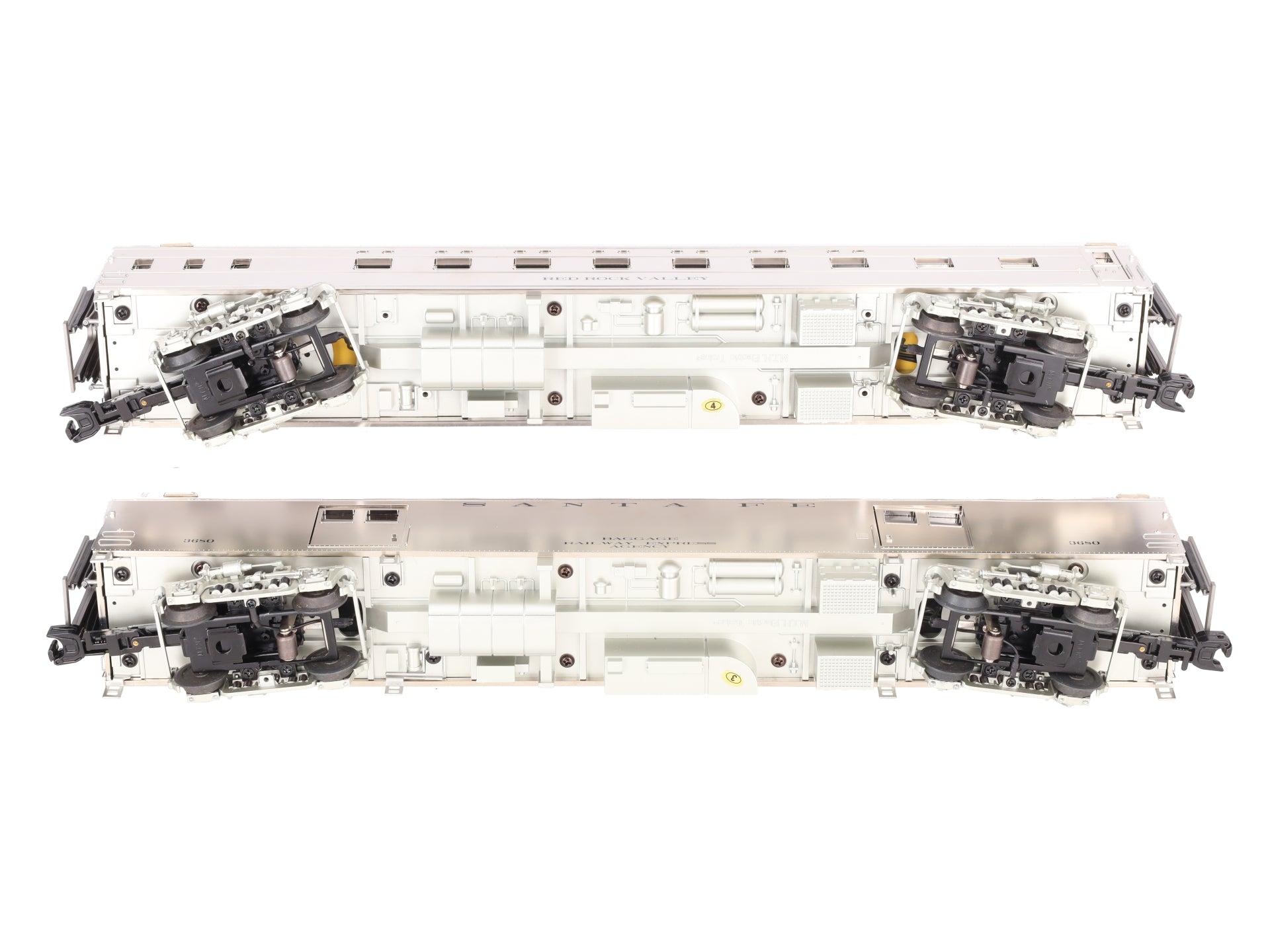 MTH 20-69152 O Santa Fe 70' Streamlined Baggage/Sleeper Passenger Set (Set of 2)
