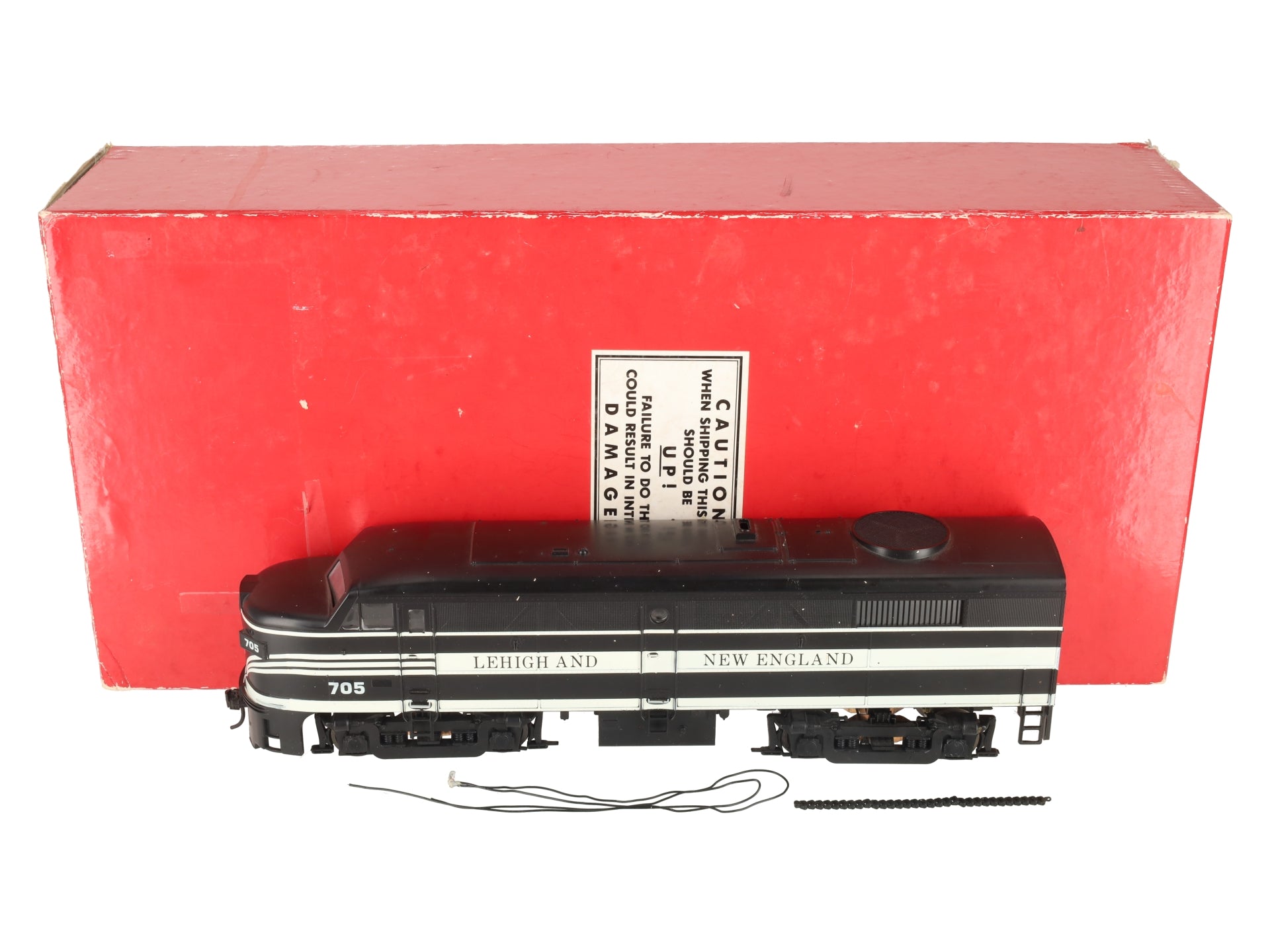 Weaver 6050 O Scale Lehigh & New England FA-2 Diesel Locomotive #705 - 2 Rail VG/Box