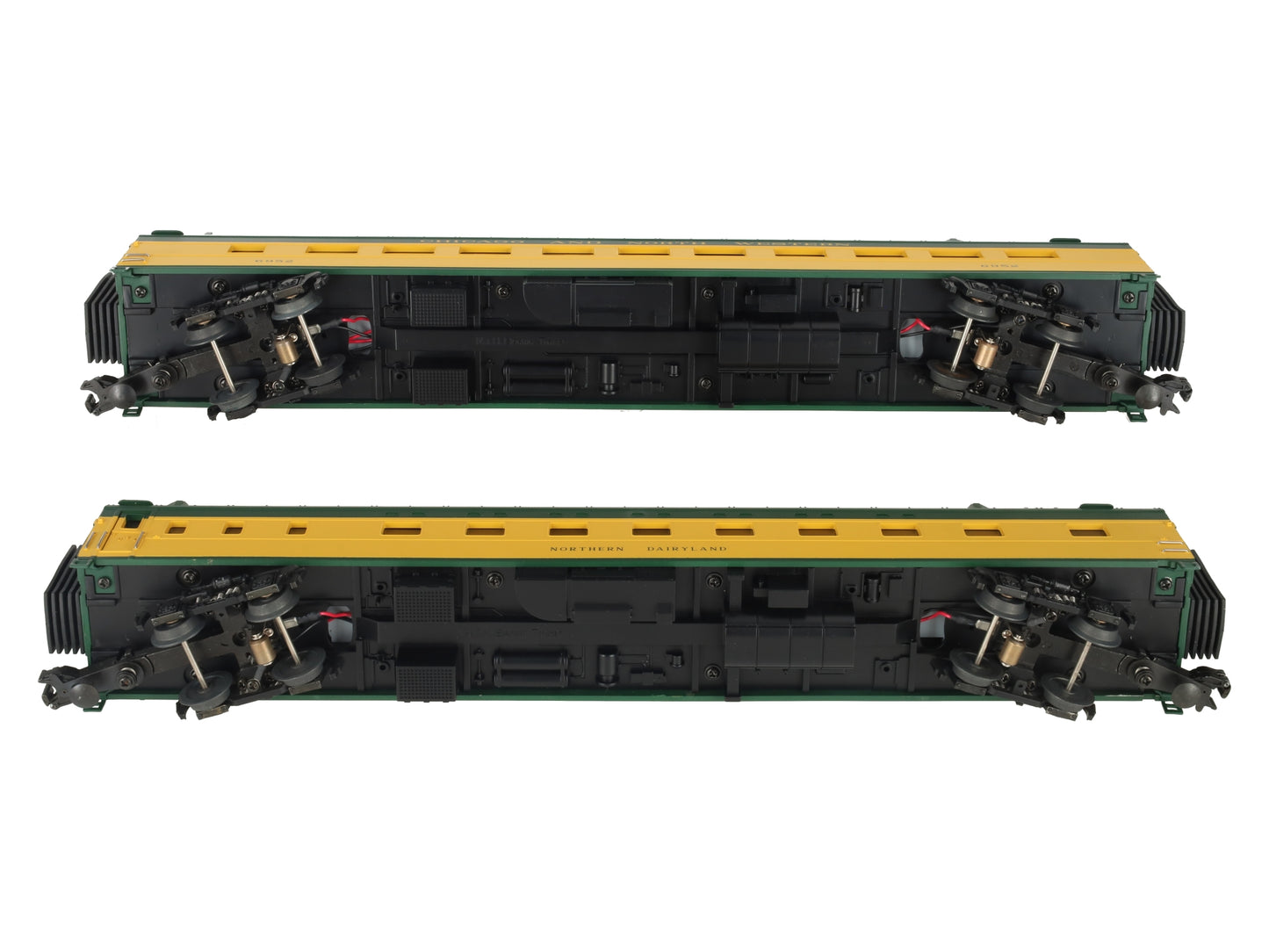 MTH 20-6691 O CNW 70' Streamlined Slpr/Diner Passenger Car Set (Set of 2) EX/Box
