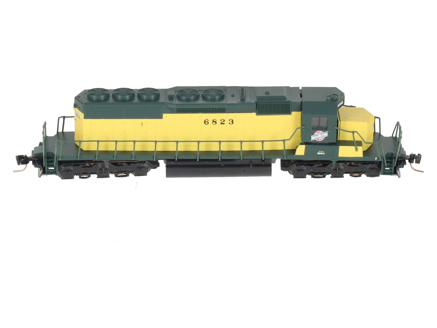 Micro-Trains 97001131 Z Scale Chicago & Northwestern Diesel Locomotive #6823 EX/Box