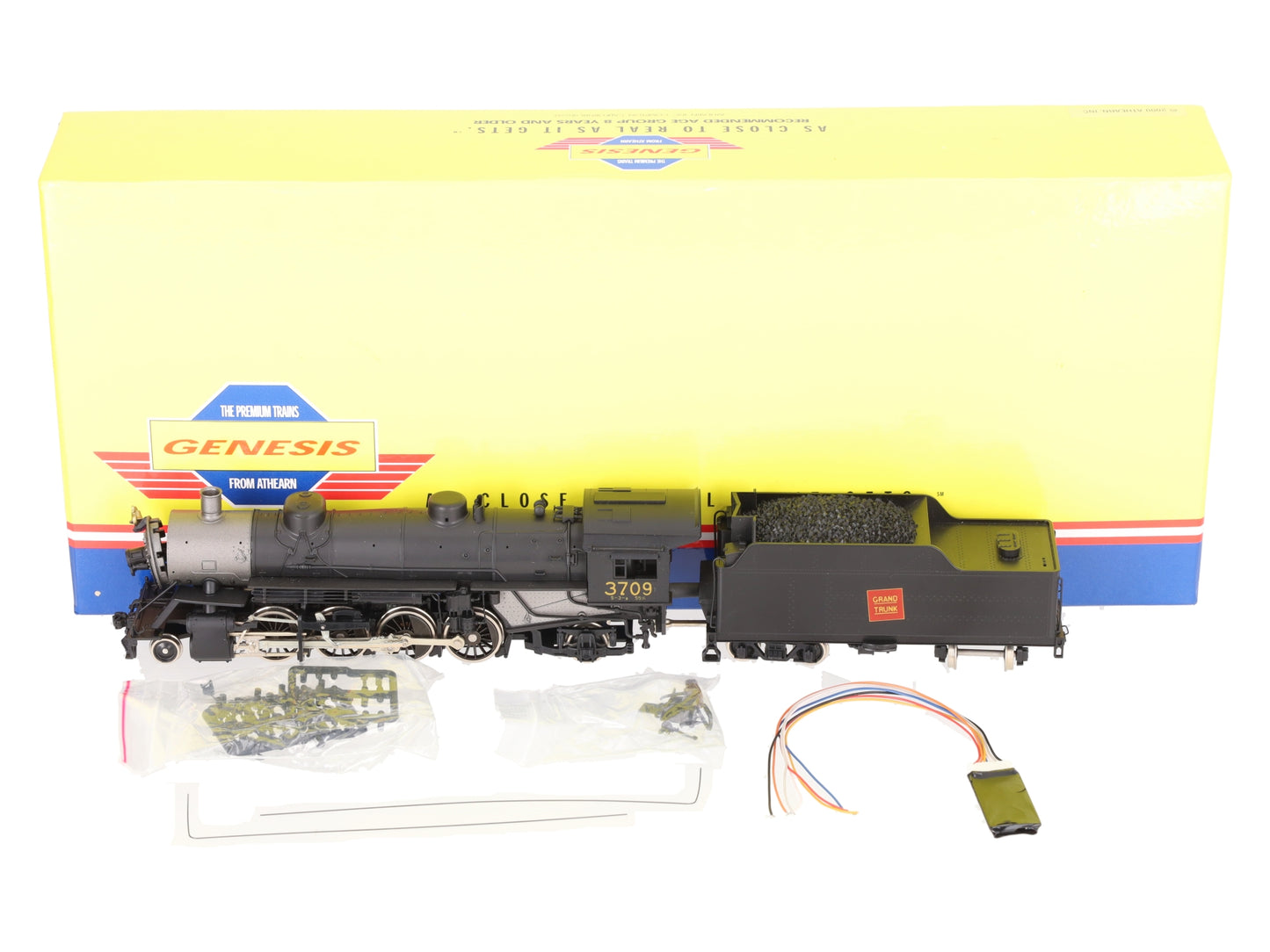 Athearn G9014 HO Scale Grand Trunk USRA 2-8-2 Steam Locomotive & Tender EX/Box
