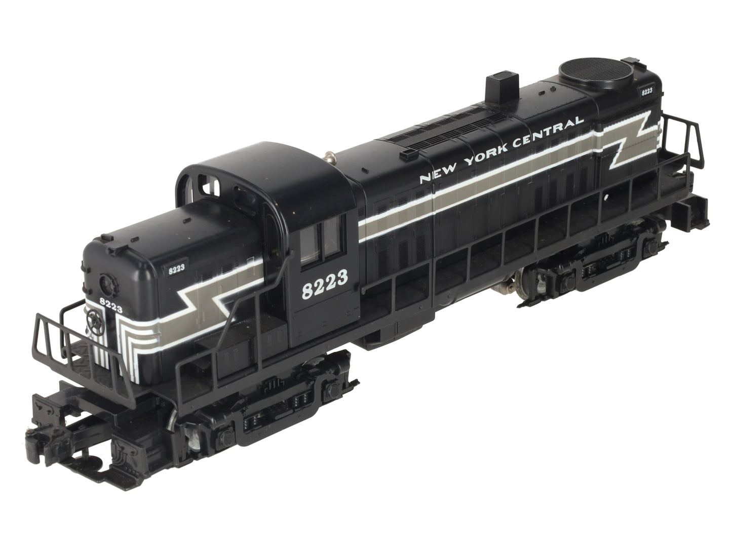 Lionel 6-18835 O New York Central Alco RS-3 Diesel Locomotive #8223 EX/Box
