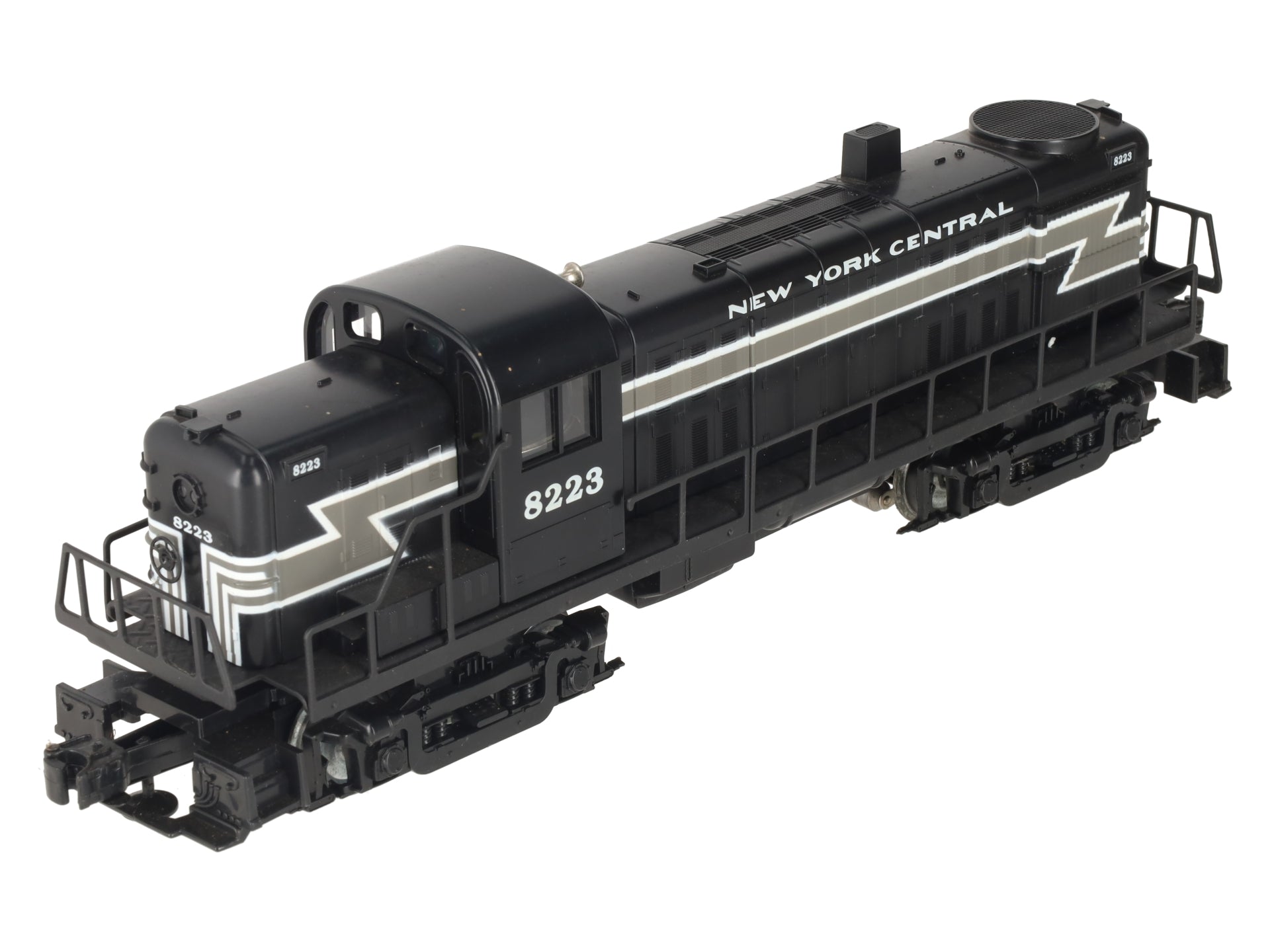 Lionel 6-18835 O New York Central Alco RS-3 Diesel Locomotive #8223 EX/Box