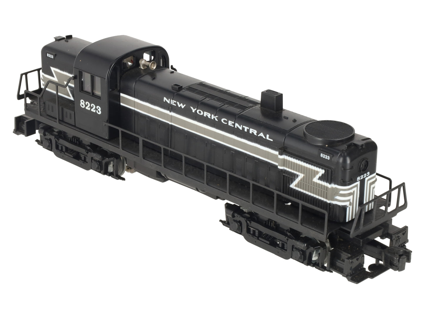 Lionel 6-18835 O New York Central Alco RS-3 Diesel Locomotive #8223 EX/Box