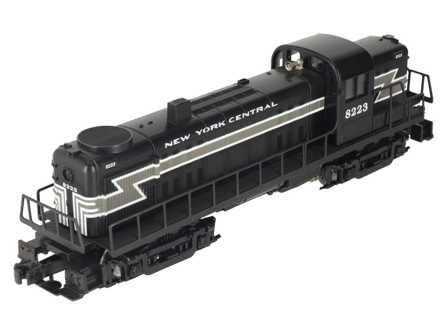 Lionel 6-18835 O New York Central Alco RS-3 Diesel Locomotive #8223 EX/Box