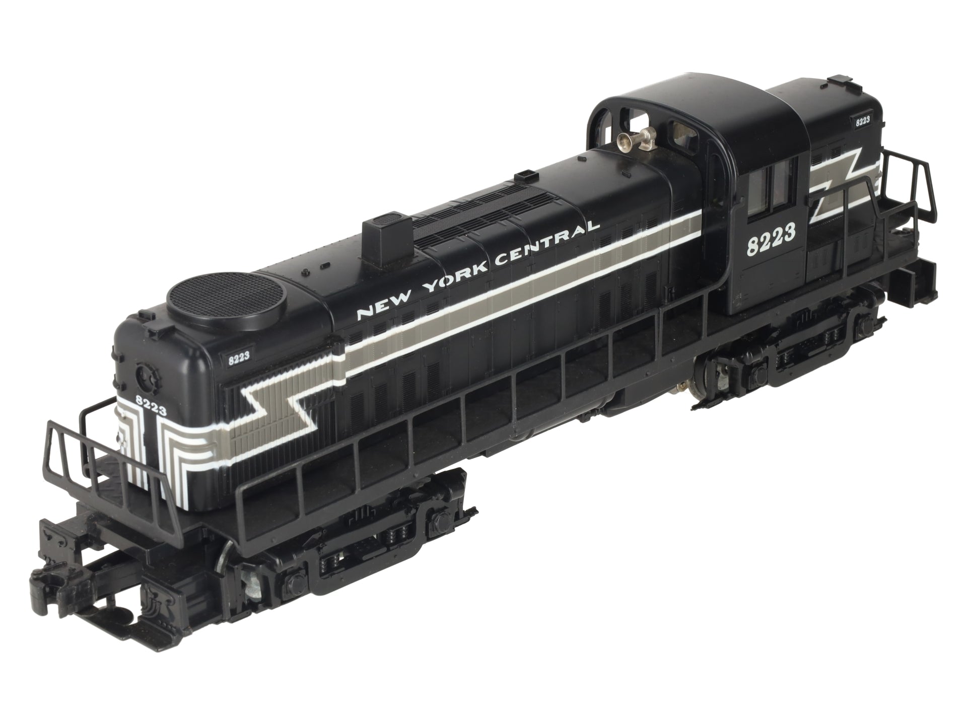 Lionel 6-18835 O New York Central Alco RS-3 Diesel Locomotive #8223 EX/Box