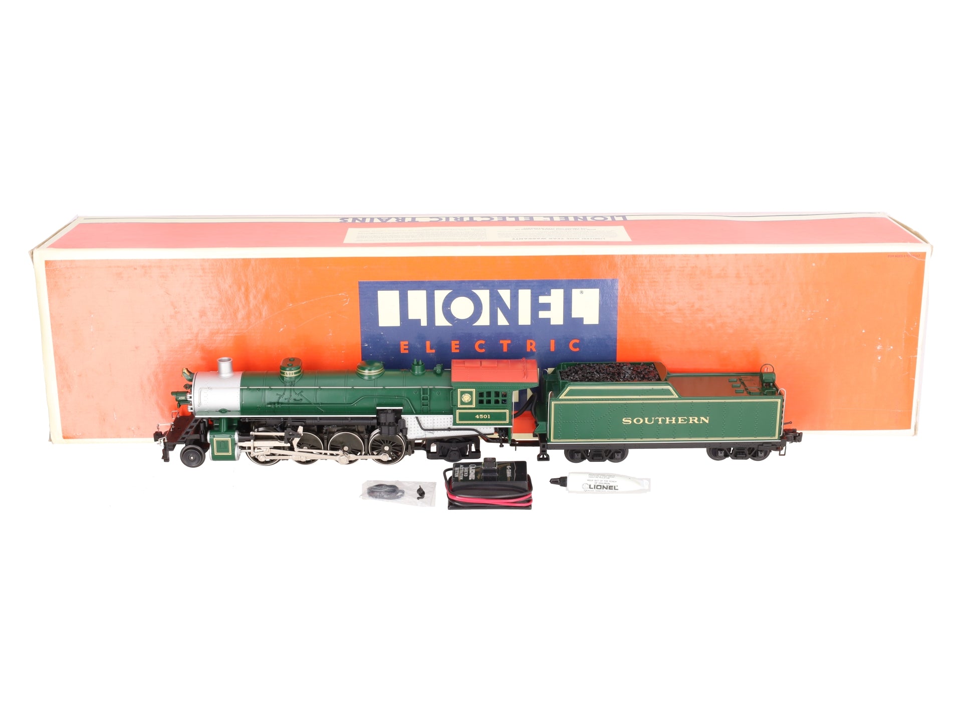 Lionel 6-18018 O Gauge Southern 2-8-2 Mikado Steam Locomotive & Tender #4501 NIB