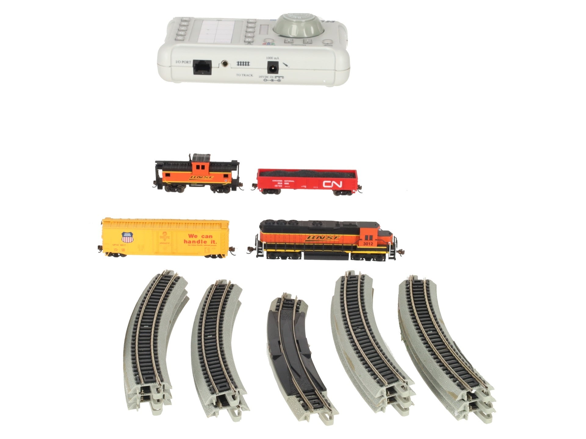Bachmann 24132 N Scale BNSF Roaring Rails Diesel Starter Freight Train Set w/DCC