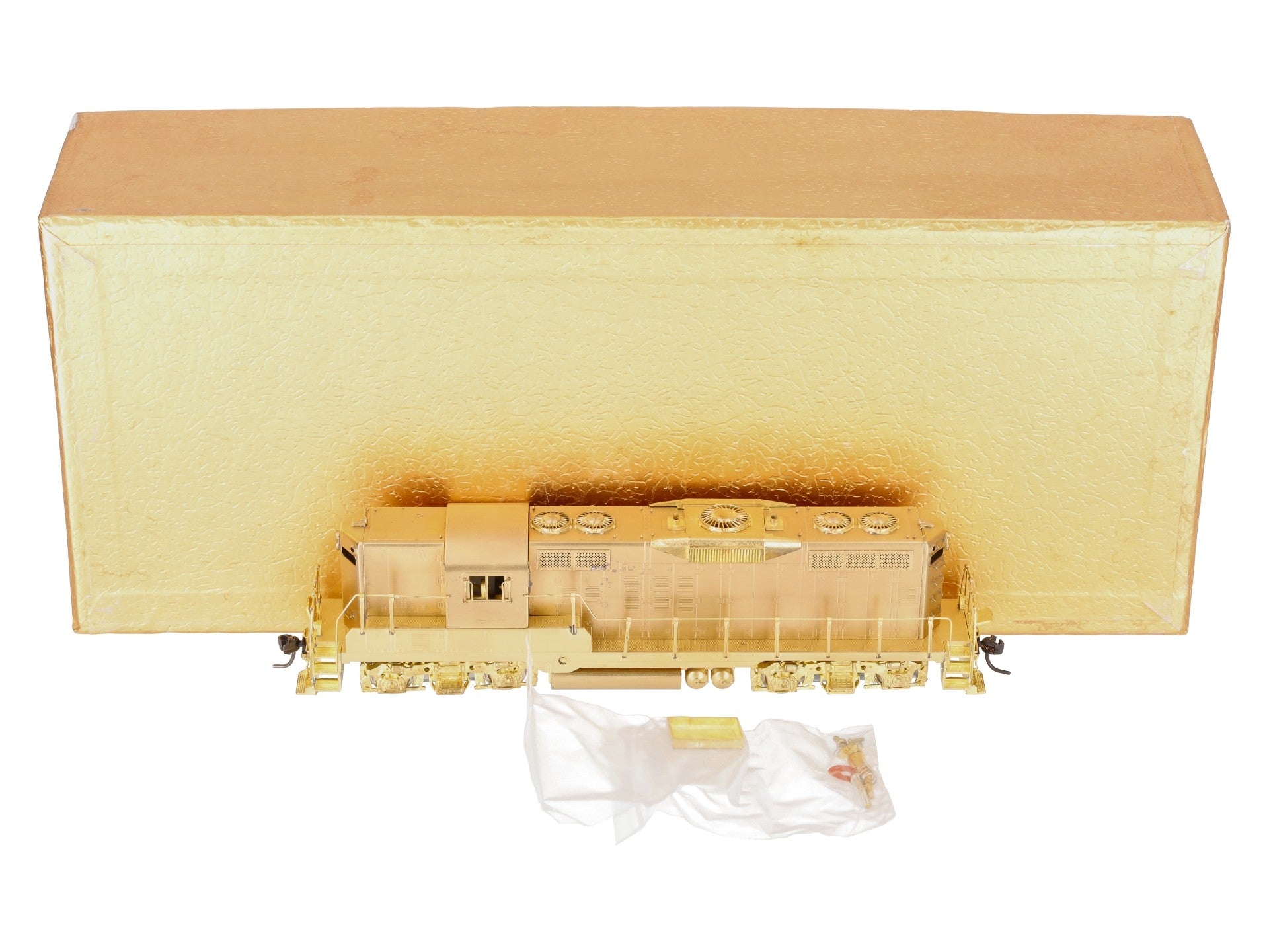 Oriental Limited BRASS HO EMD GP9 1750HP Diesel Loco Intermediate -Dynamic Brake EX/Box