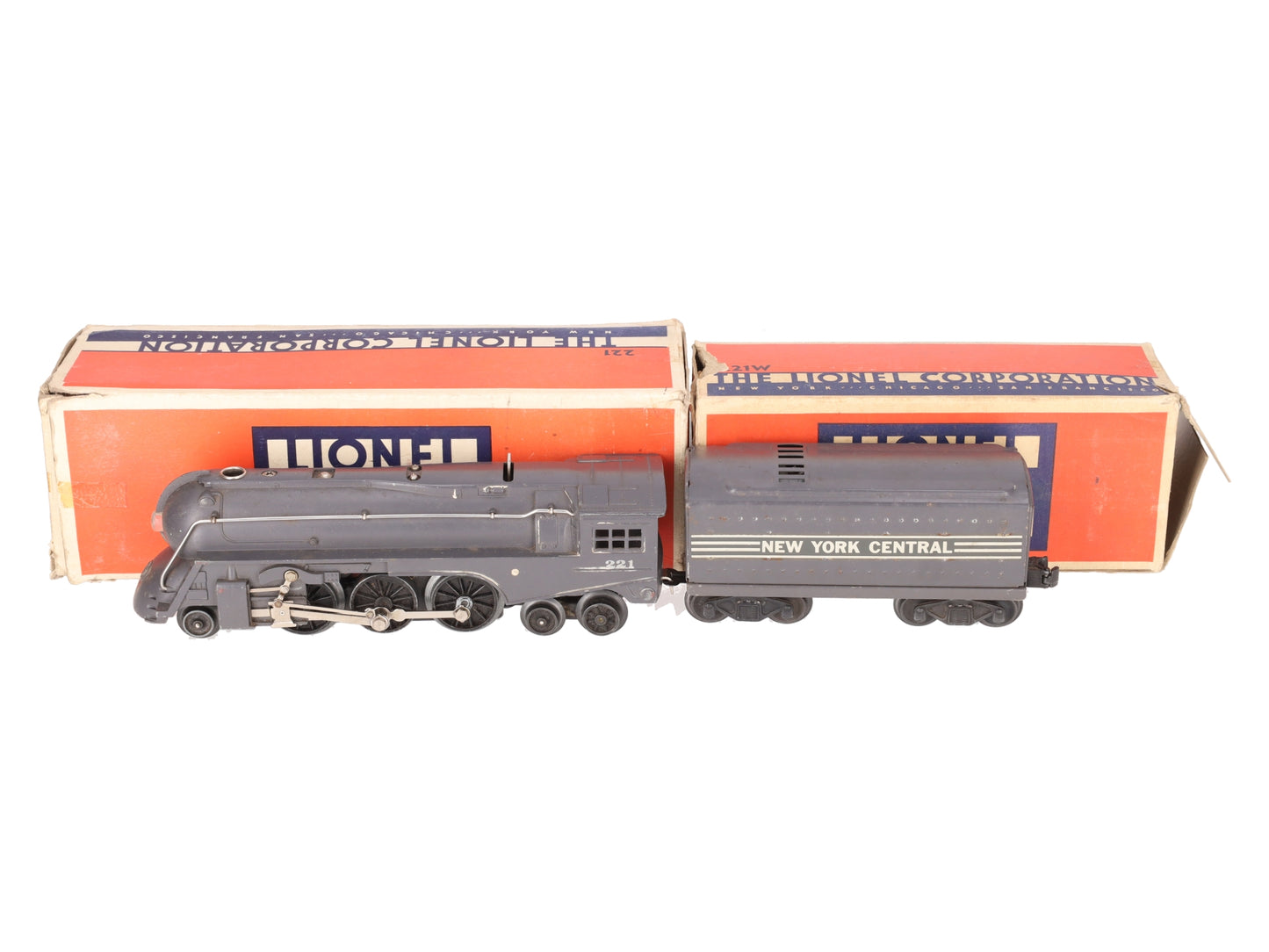 Lionel 221 Vintage O NYC  Dreyfuss Gray 2-6-4 Steam Locomotive & 221W Tender VG/Box