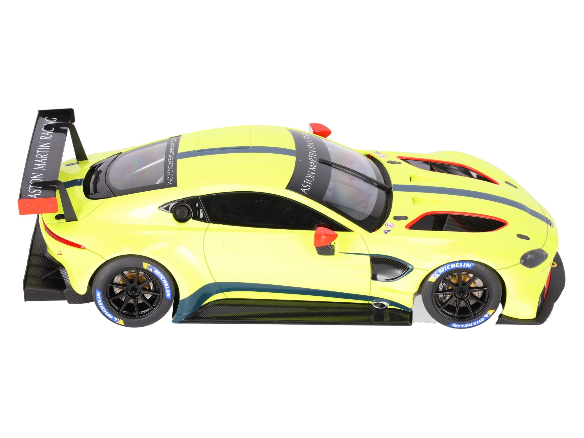 Autoart Ashton Martin Vantage GTE LE Mans Pro 2018 Presentation Car LN/Box