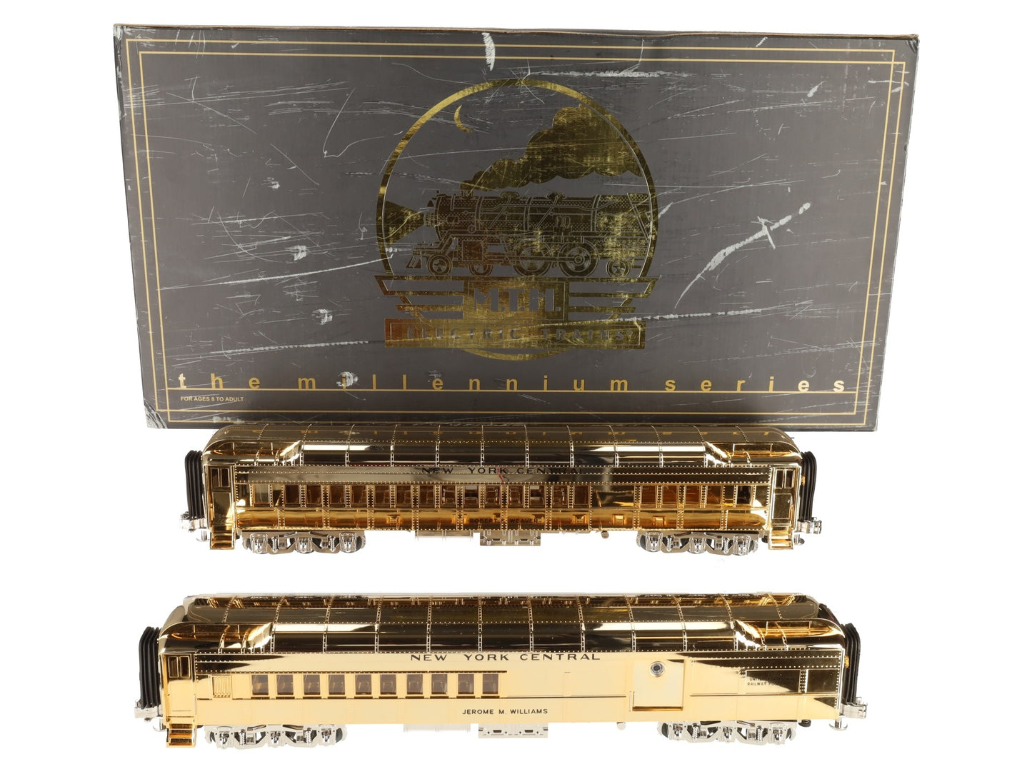 MTH 20-4129 NYC Gold Plated 70' Madison Combine/Diner Passenger Cars (Set of 2) EX/Box
