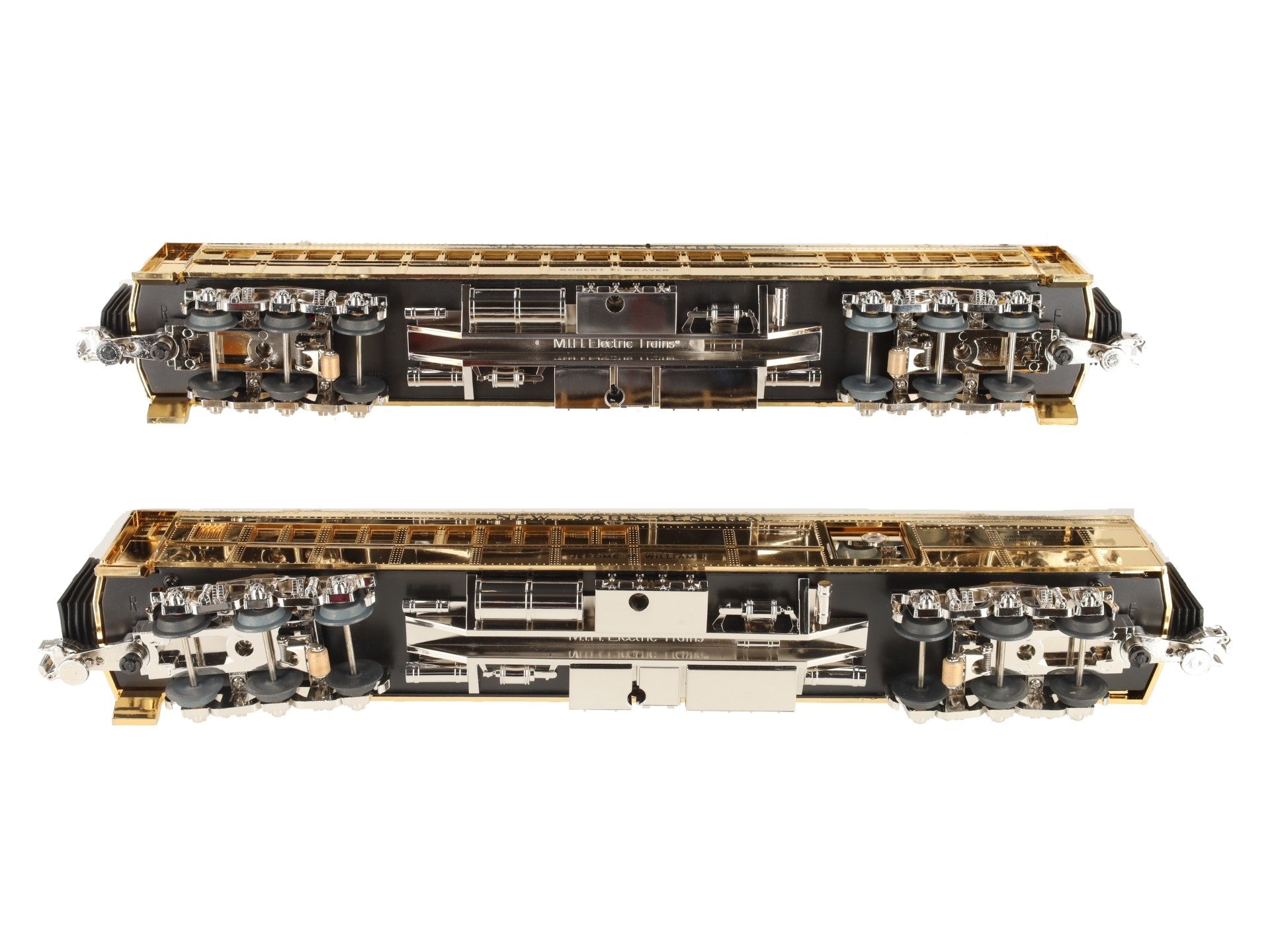 MTH 20-4129 NYC Gold Plated 70' Madison Combine/Diner Passenger Cars (Set of 2) EX/Box