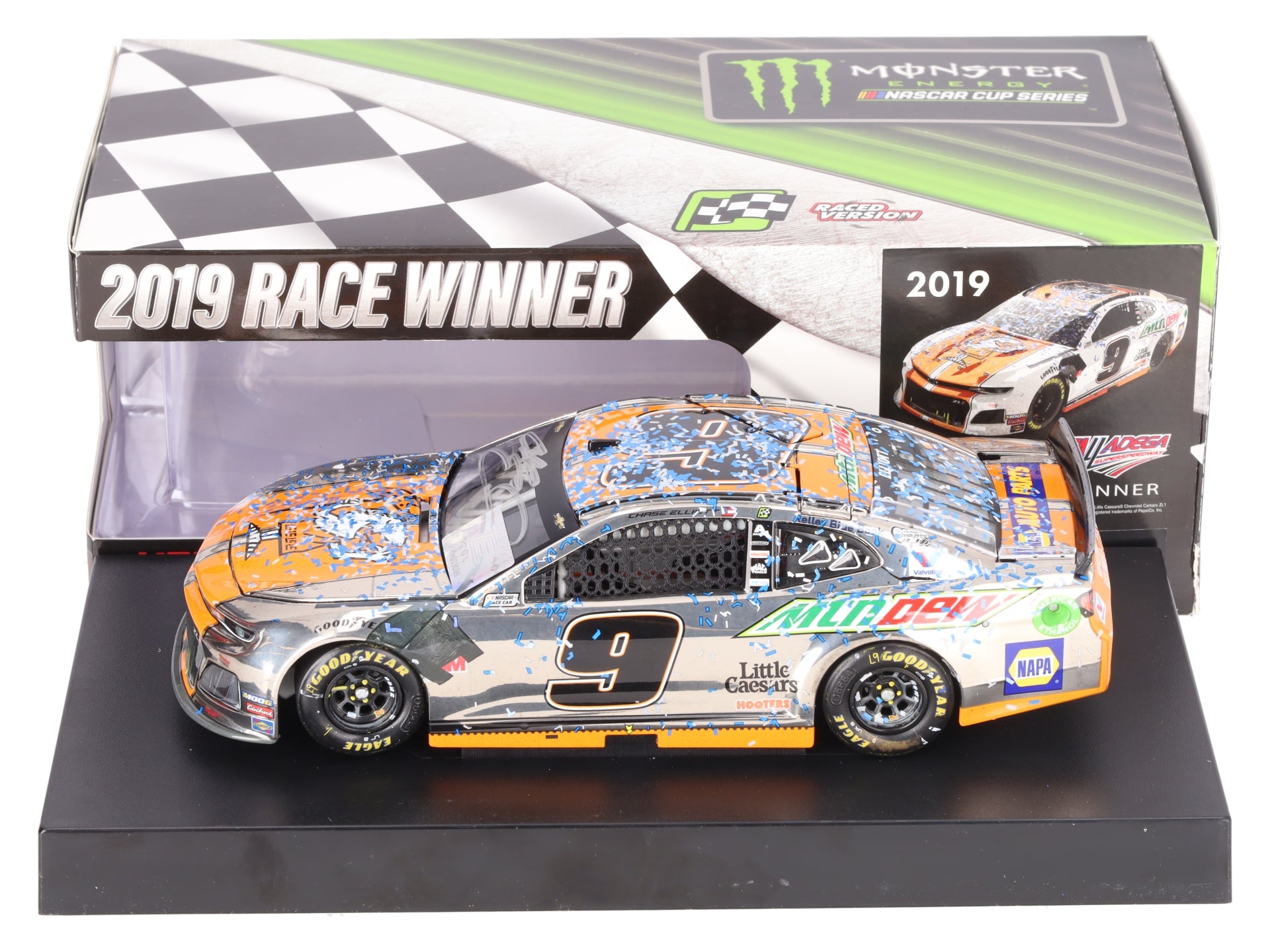 Lionel 1:24 Chase Elliott Talladega Win 2019 Camaro Autograph Chrome Edition #9 LN/Box