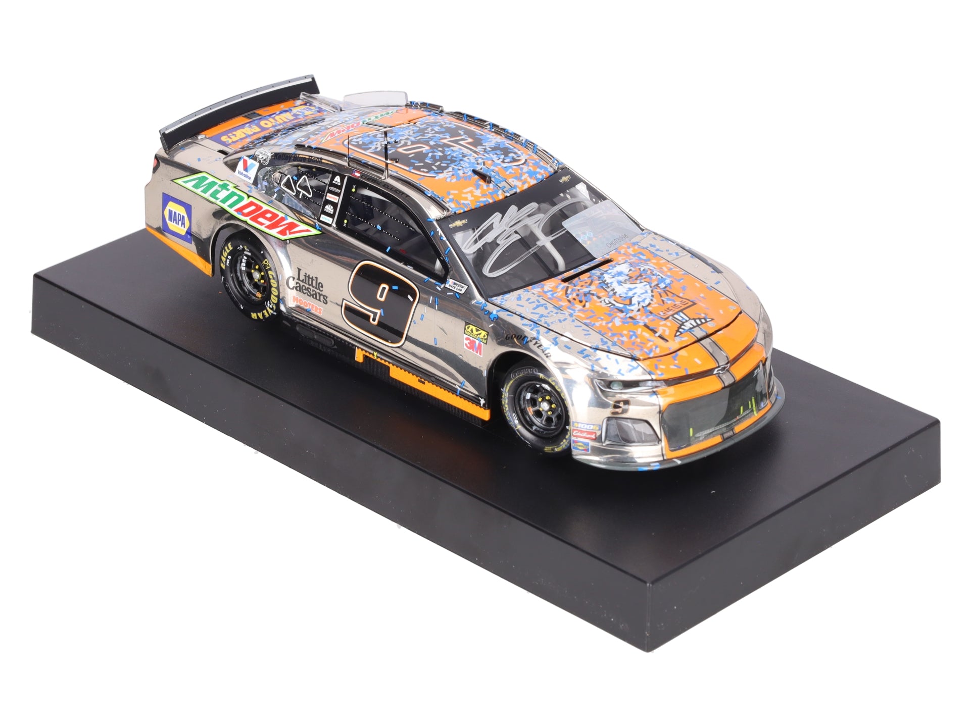 Lionel 1:24 Chase Elliott Talladega Win 2019 Camaro Autograph Chrome Edition #9 LN/Box