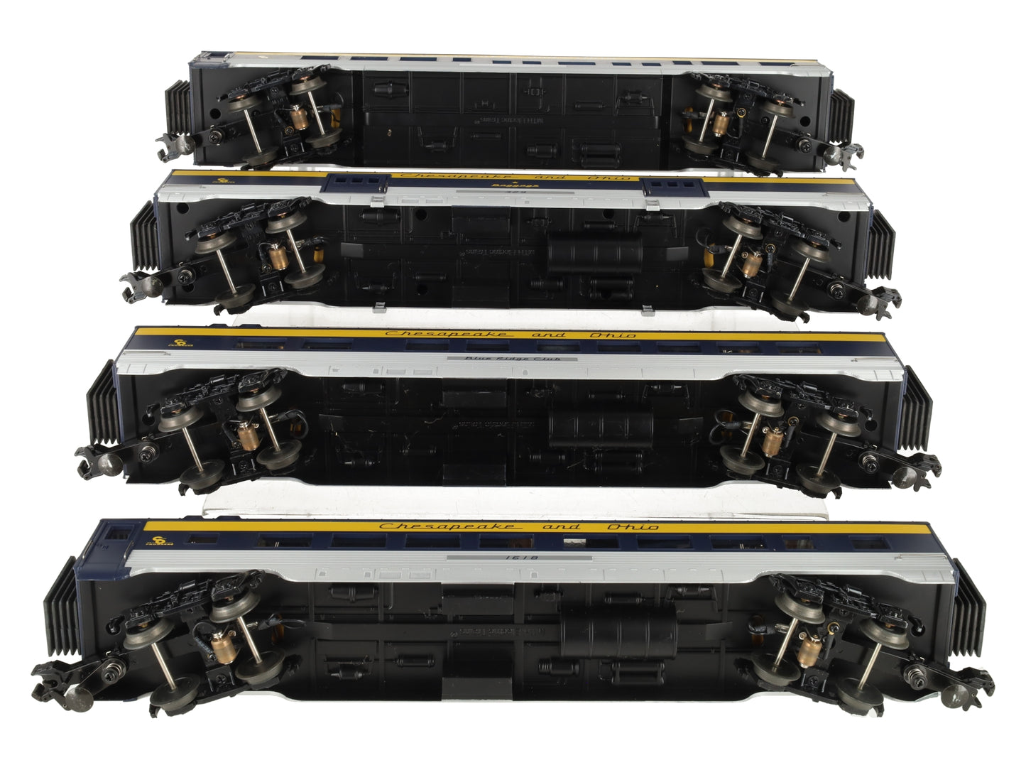 MTH 30-67005 O C&O RailKing 60' Streamlined ABS Passenger Set (Set of 4) EX/Box