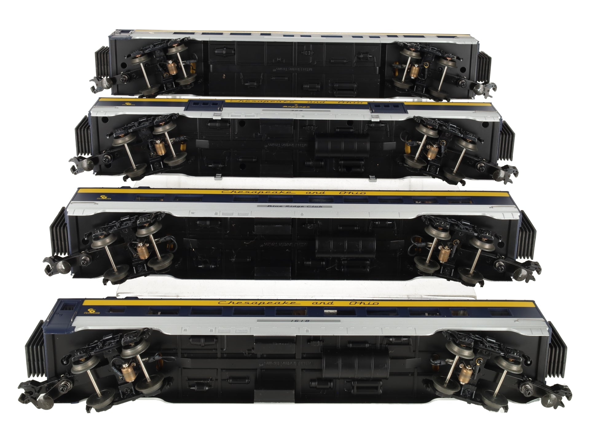 MTH 30-67005 O C&O RailKing 60' Streamlined ABS Passenger Set (Set of 4) EX/Box