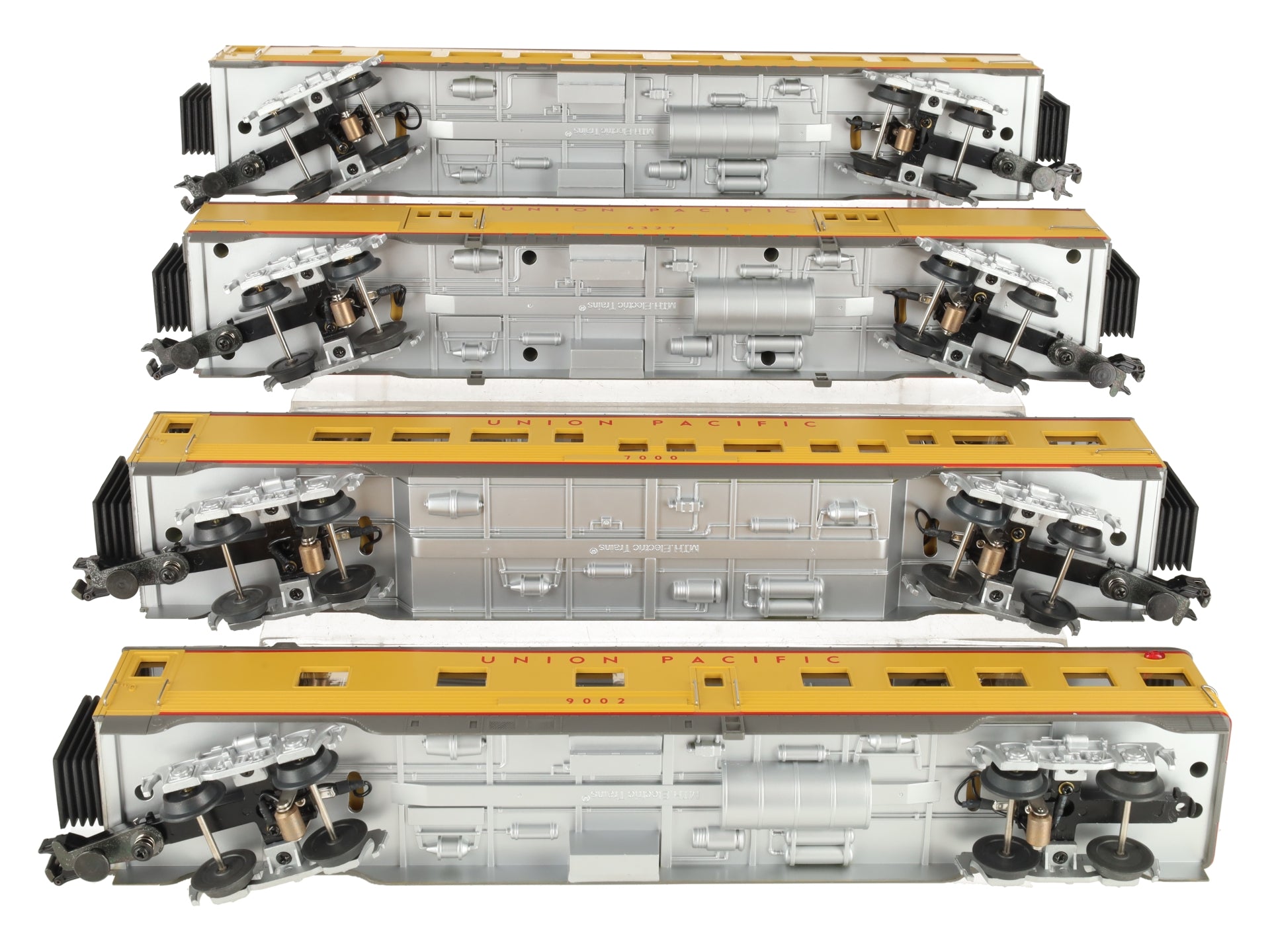 MTH 30-6737 O Union Pacific 60' Streamlined ABS Passenger Car Set (Set of 4) LN/Box