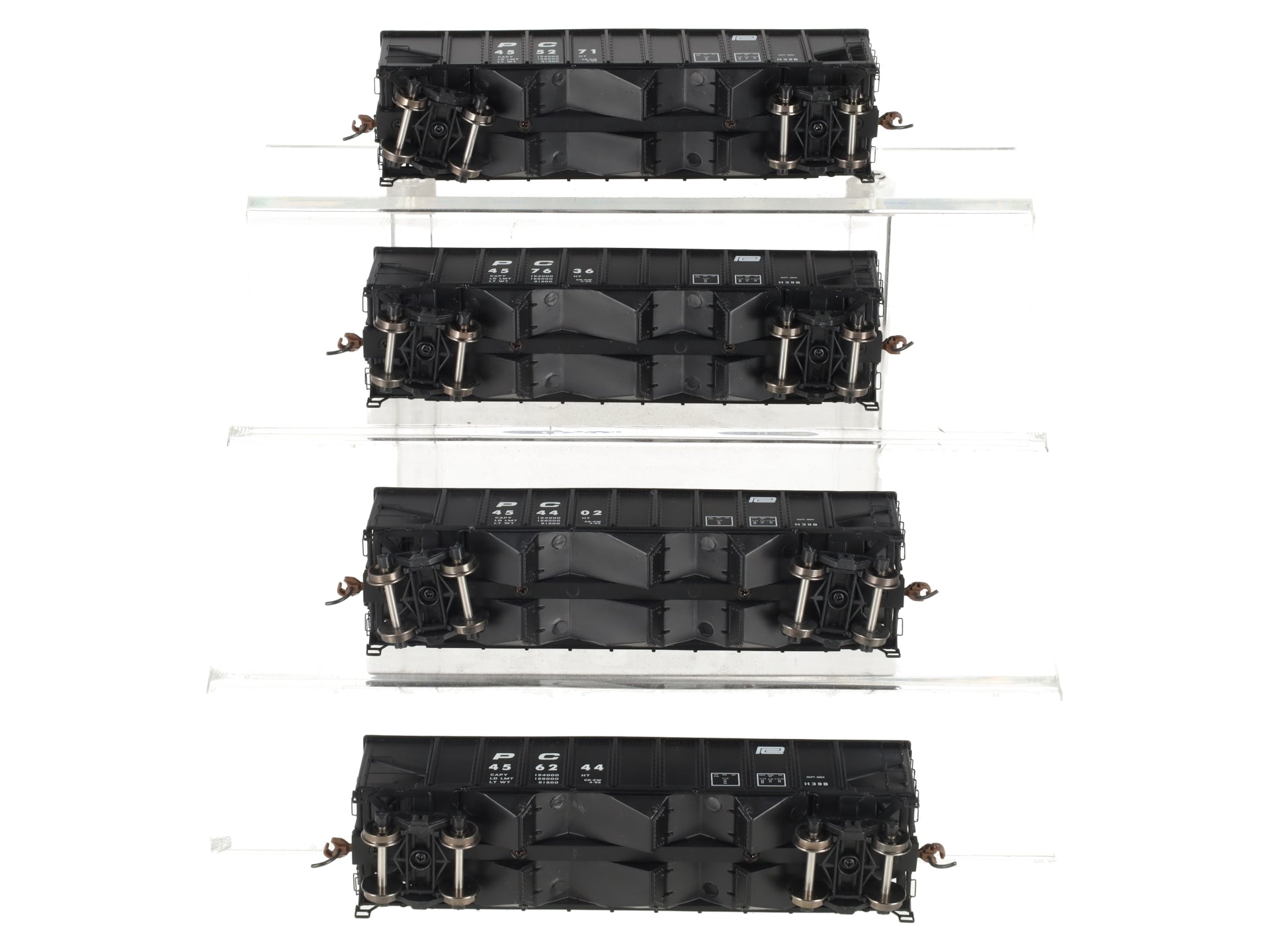 Athearn 70272 HO Penn Central 40' 3-Bay Ribbed Hopper with Load #2 (Pack of 4)