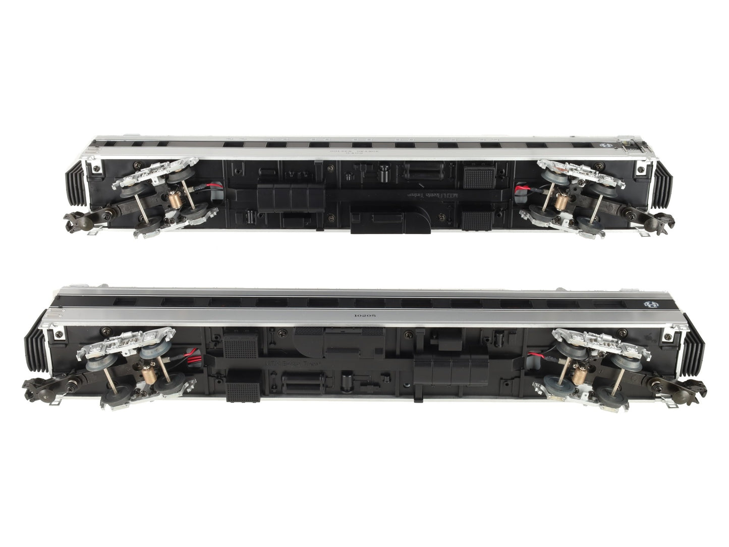 MTH 20-80004E O BNSF 70' Streamlined Sleeper/Diner Passenger Set (Set of 2) LN/Box