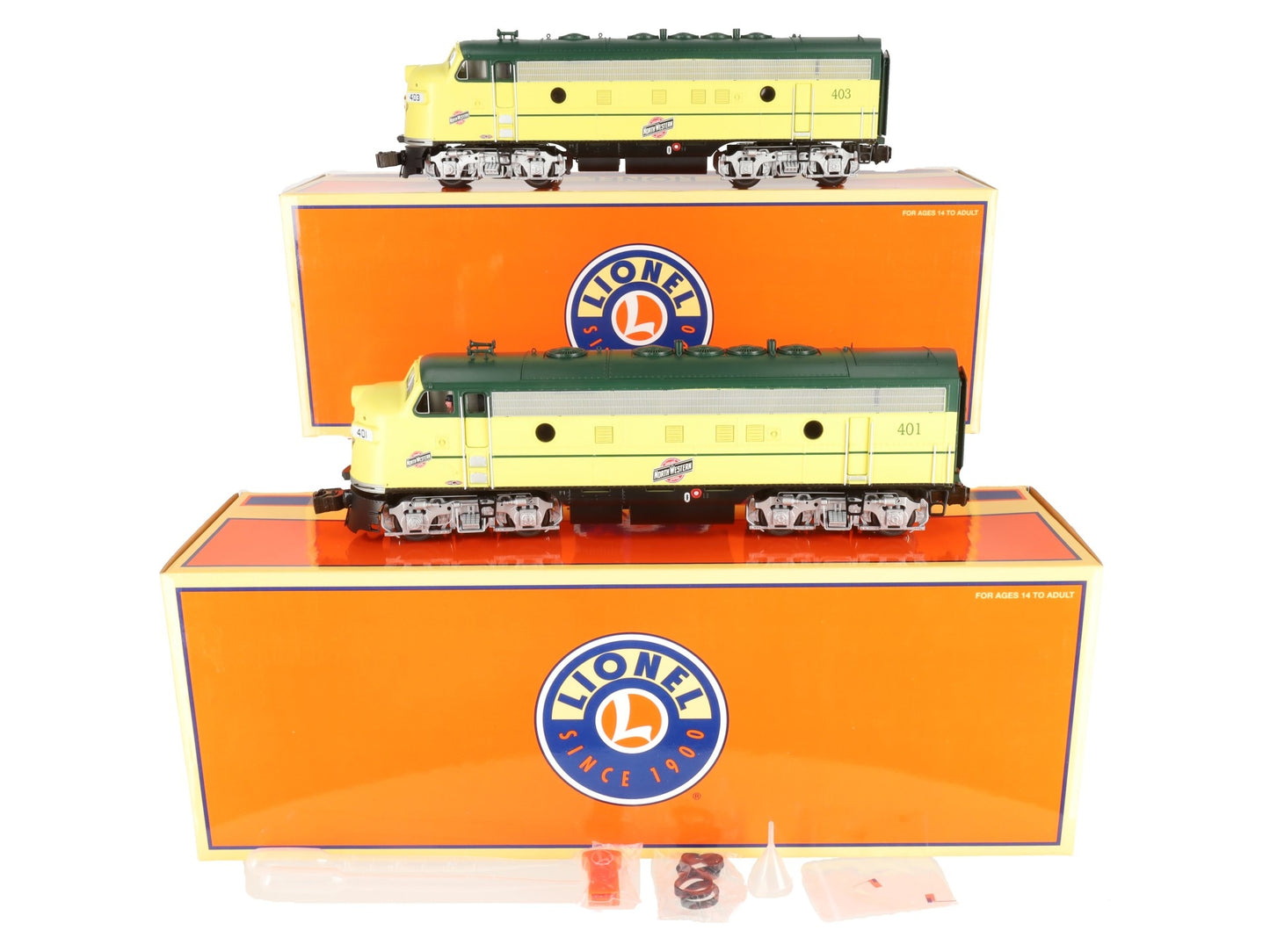 Lionel 6-38754 O C&NW Legacy F-7 AA Diesel Locomotive Set #401/#403 LN/Box