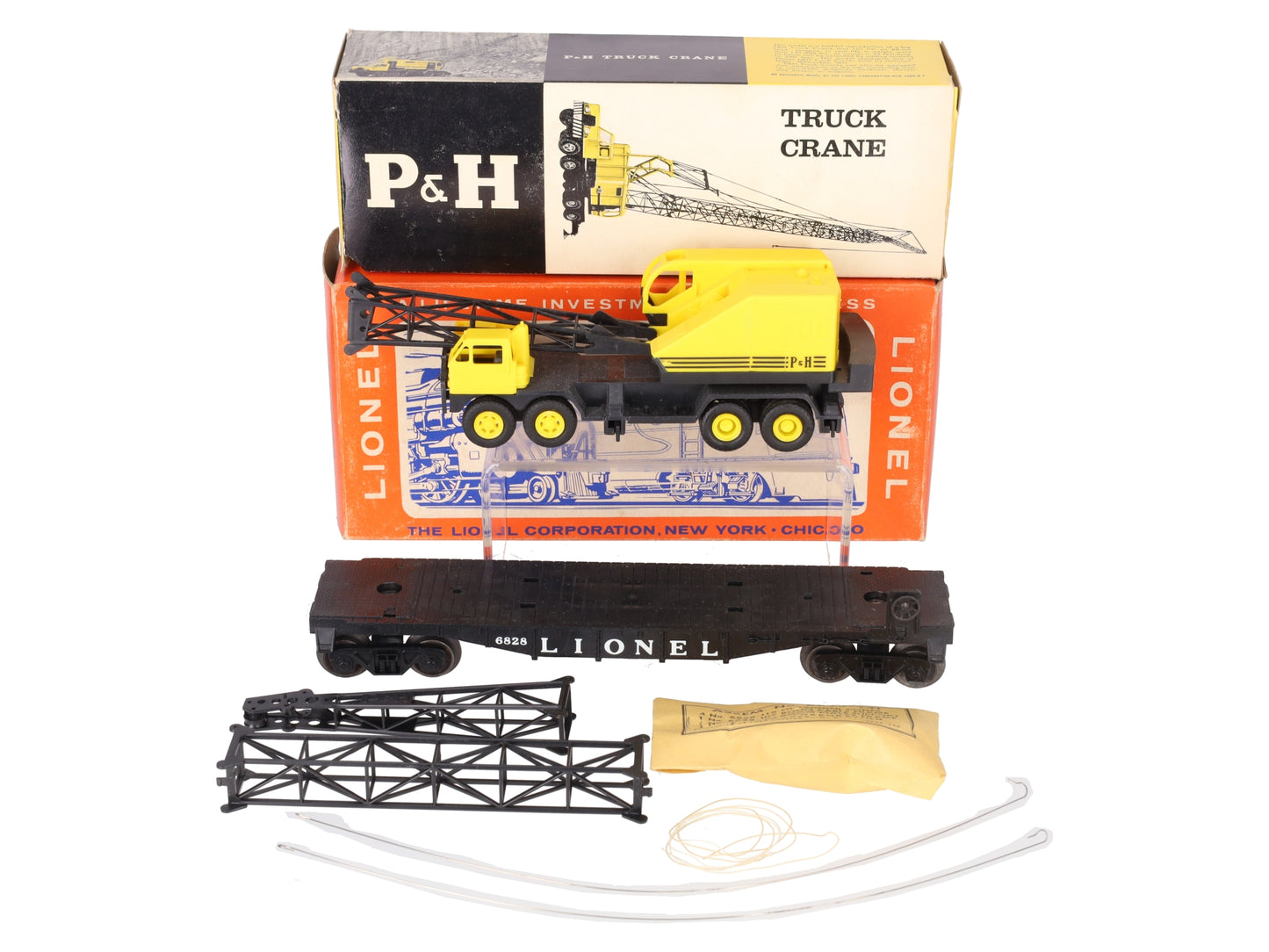 Lionel 6828 Vintage O Flatcar with P&H Harnischfeger Truck Crane EX/Box