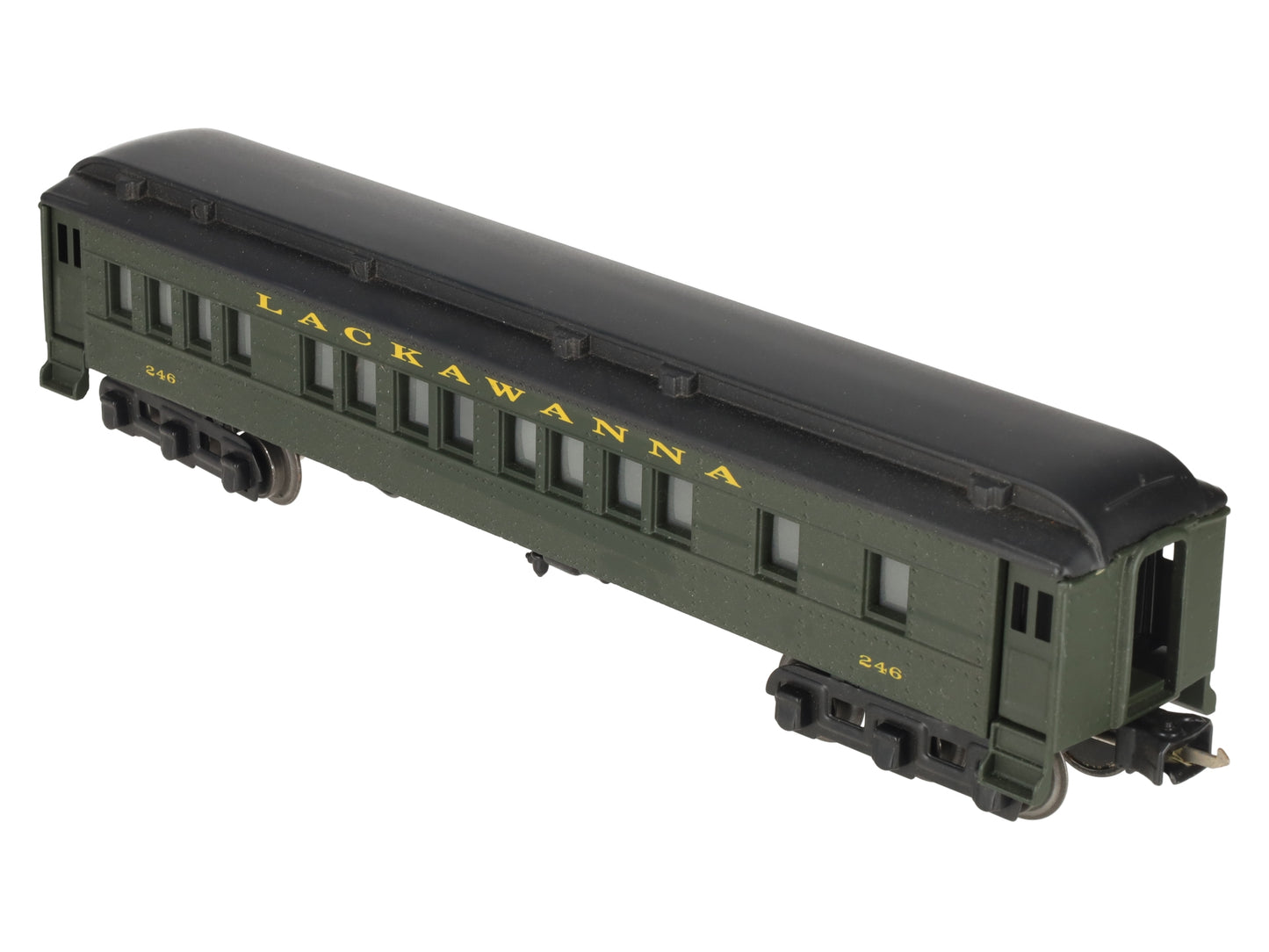 Lionel 2627 Vintage O Lionel Line Madison Heavyweight Passenger Car -Repainted