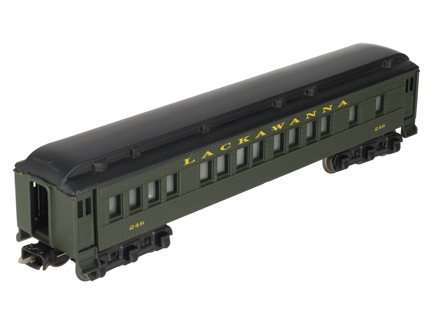 Lionel 2627 Vintage O Lionel Line Madison Heavyweight Passenger Car -Repainted