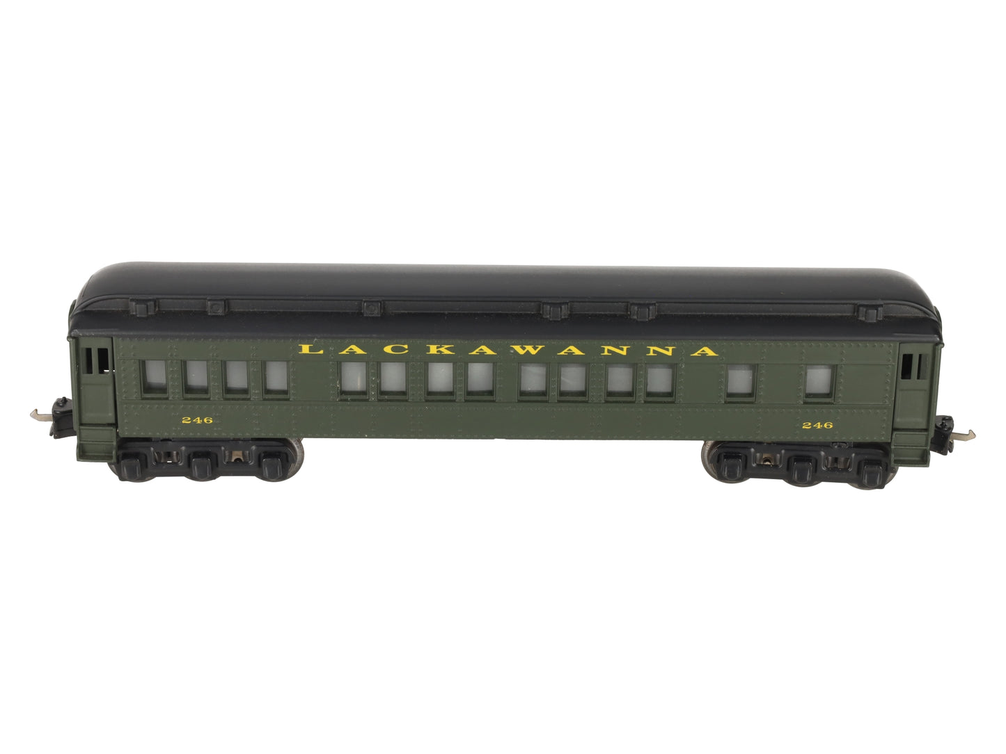 Lionel 2627 Vintage O Lionel Line Madison Heavyweight Passenger Car -Repainted