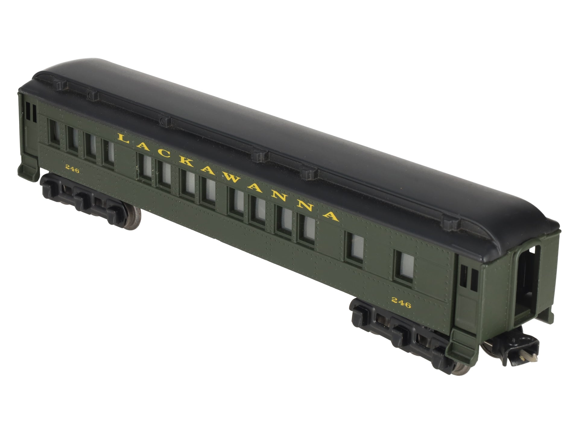 Lionel 2627 Vintage O Lionel Line Madison Heavyweight Passenger Car -Repainted
