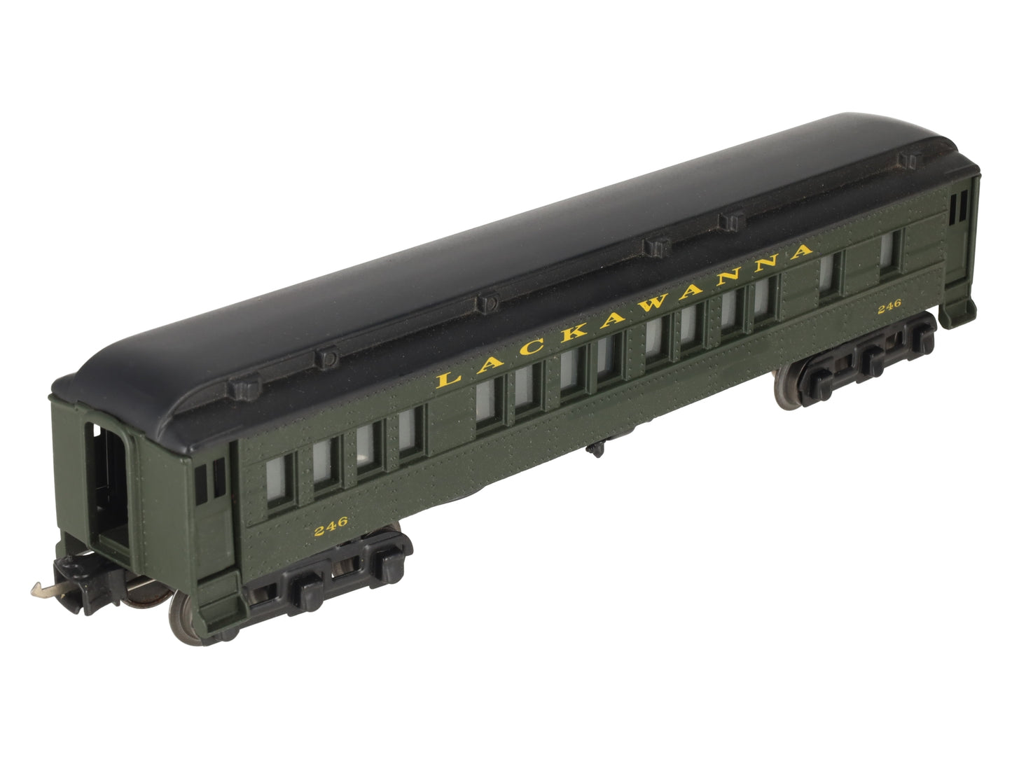 Lionel 2627 Vintage O Lionel Line Madison Heavyweight Passenger Car -Repainted