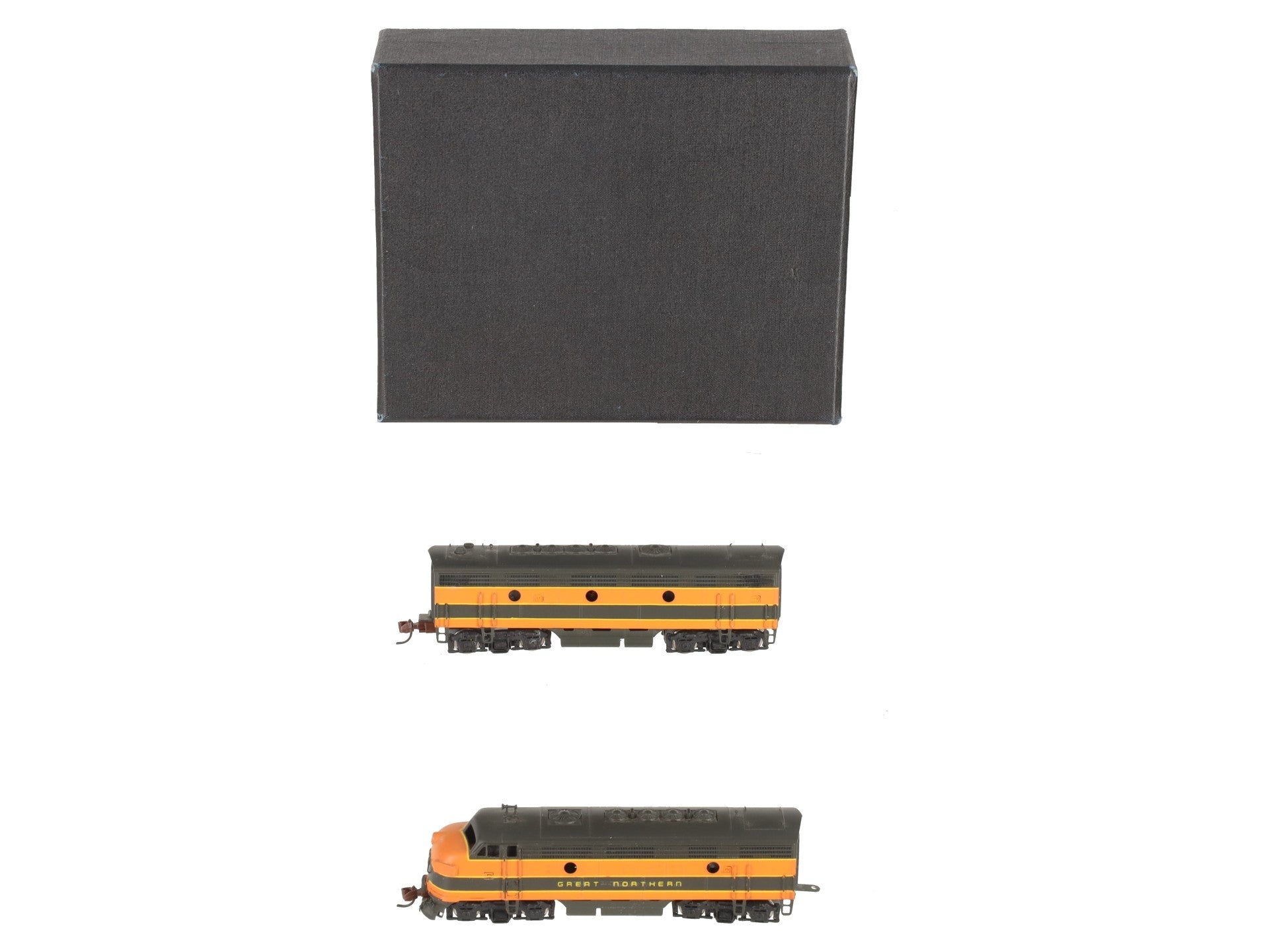 Hallmark Models N Scale BRASS Great Northern EMD F9 A/B Locomotive (Set of 2) EX/Box