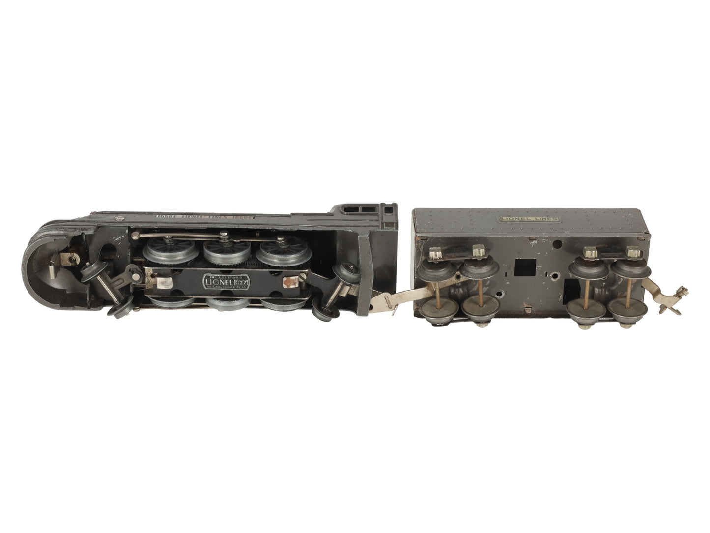 Lionel 1668E Vintage O 2-6-2 Gunmetal Streamline Steam Locomotive & Tender VG