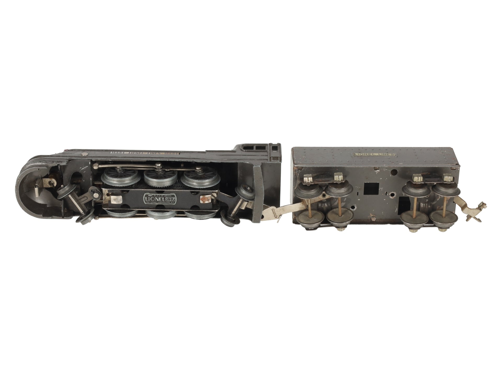 Lionel 1668E Vintage O 2-6-2 Gunmetal Streamline Steam Locomotive & Tender VG